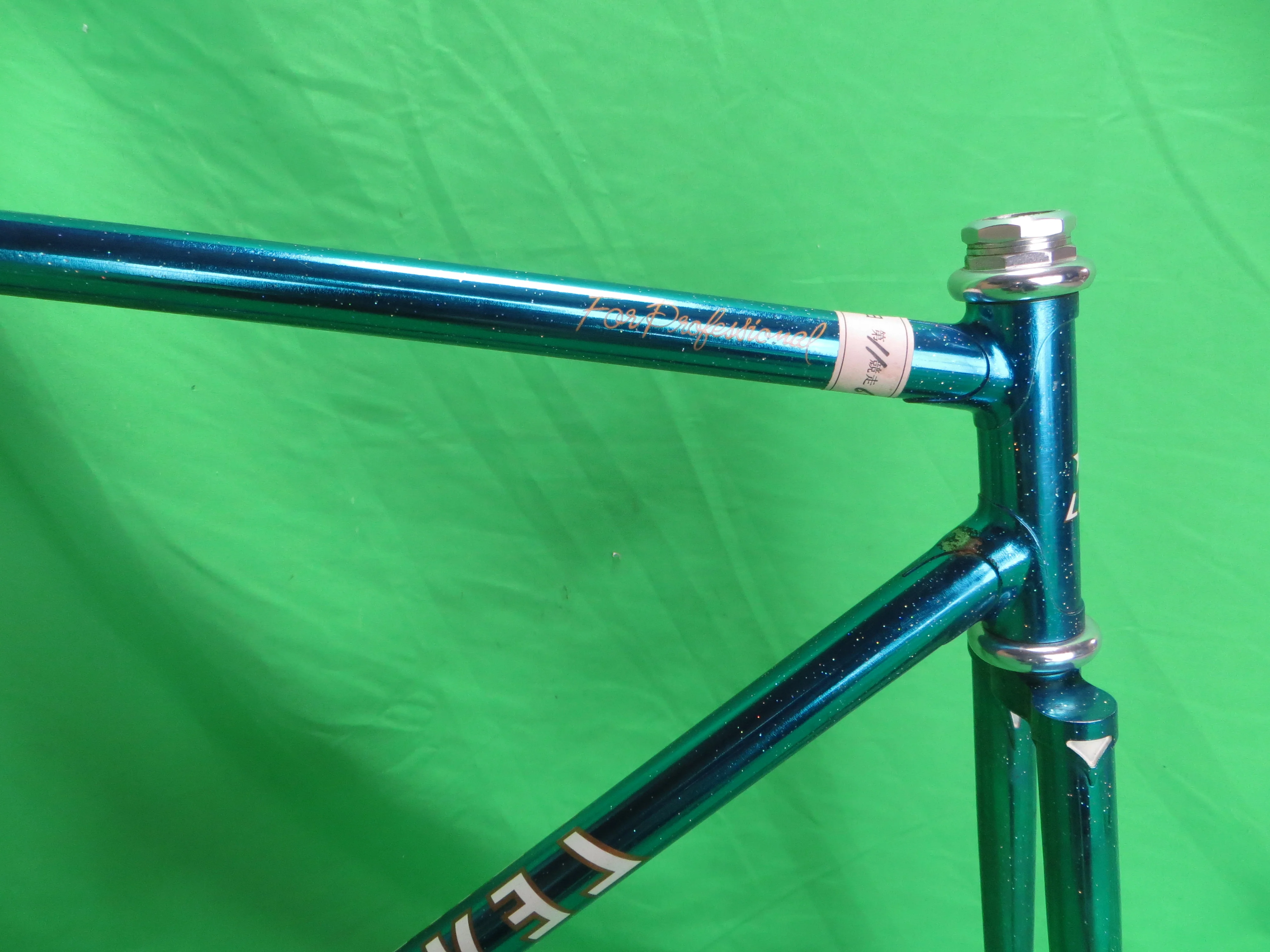 LEVEL // Candy Blue Metallic with Rainbow Flake // 52.5cm - Image 11