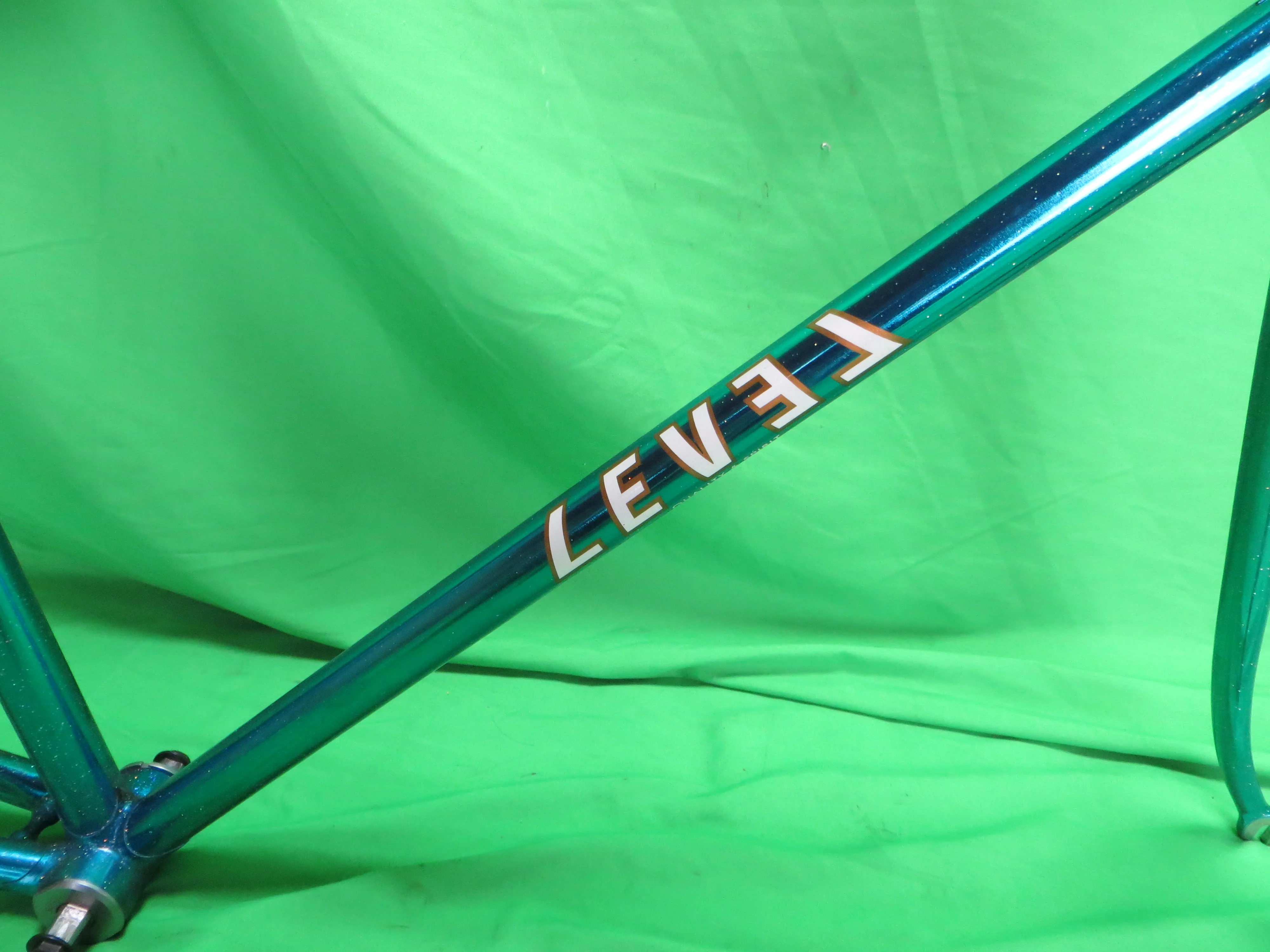 LEVEL // Candy Blue Metallic with Rainbow Flake // 52.5cm - Image 13