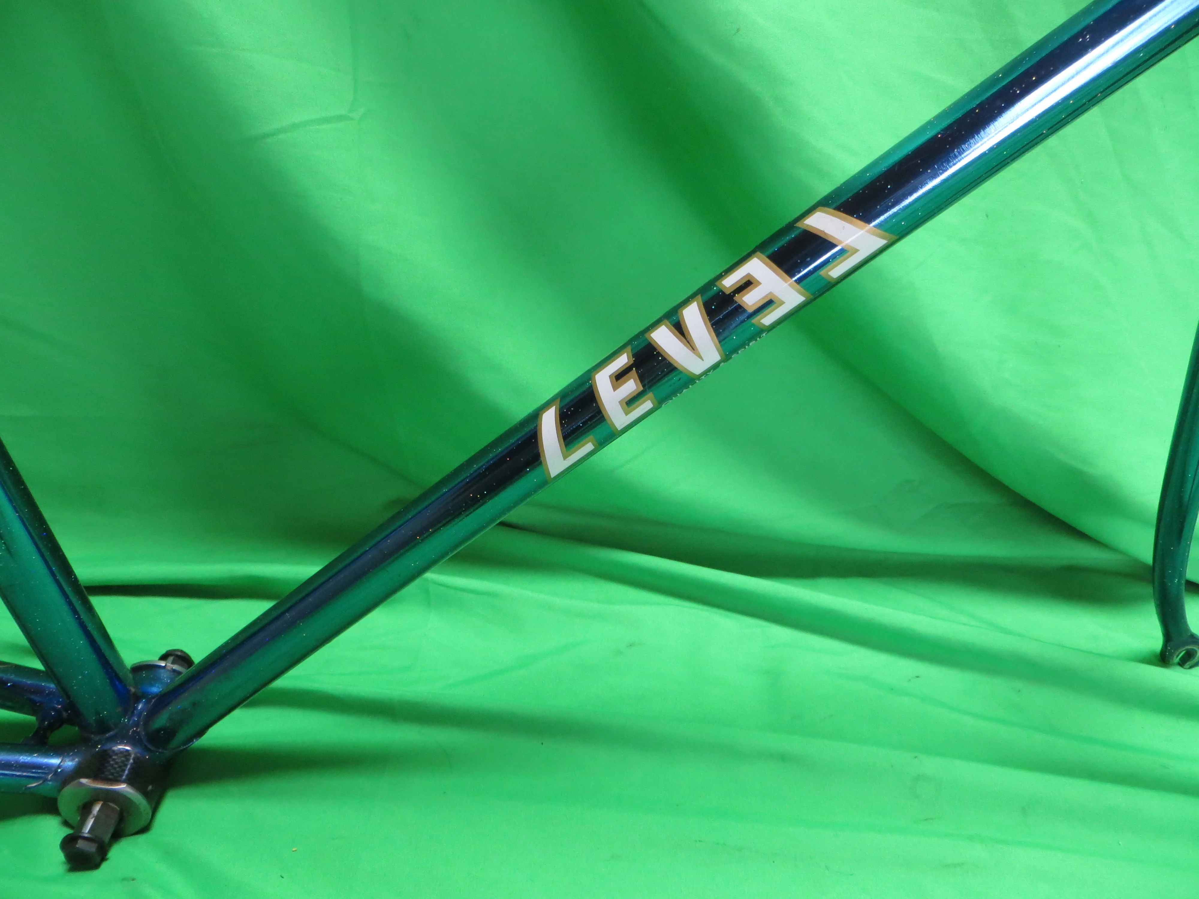 LEVEL // Candy Blue Metallic with Rainbow Flake // 52.5cm - Image 13
