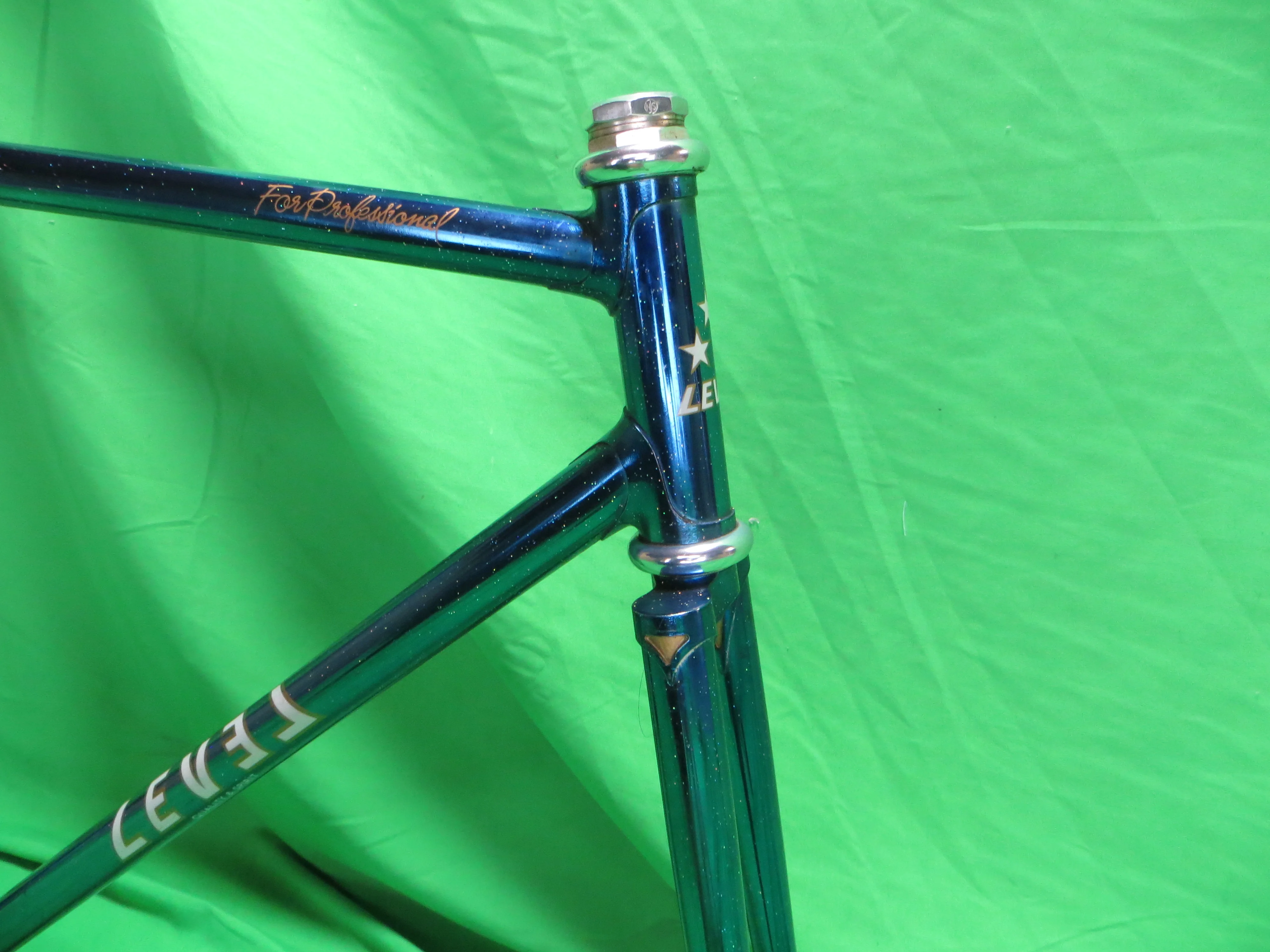 LEVEL // Candy Blue Metallic with Rainbow Flake // 52.5cm - Image 9