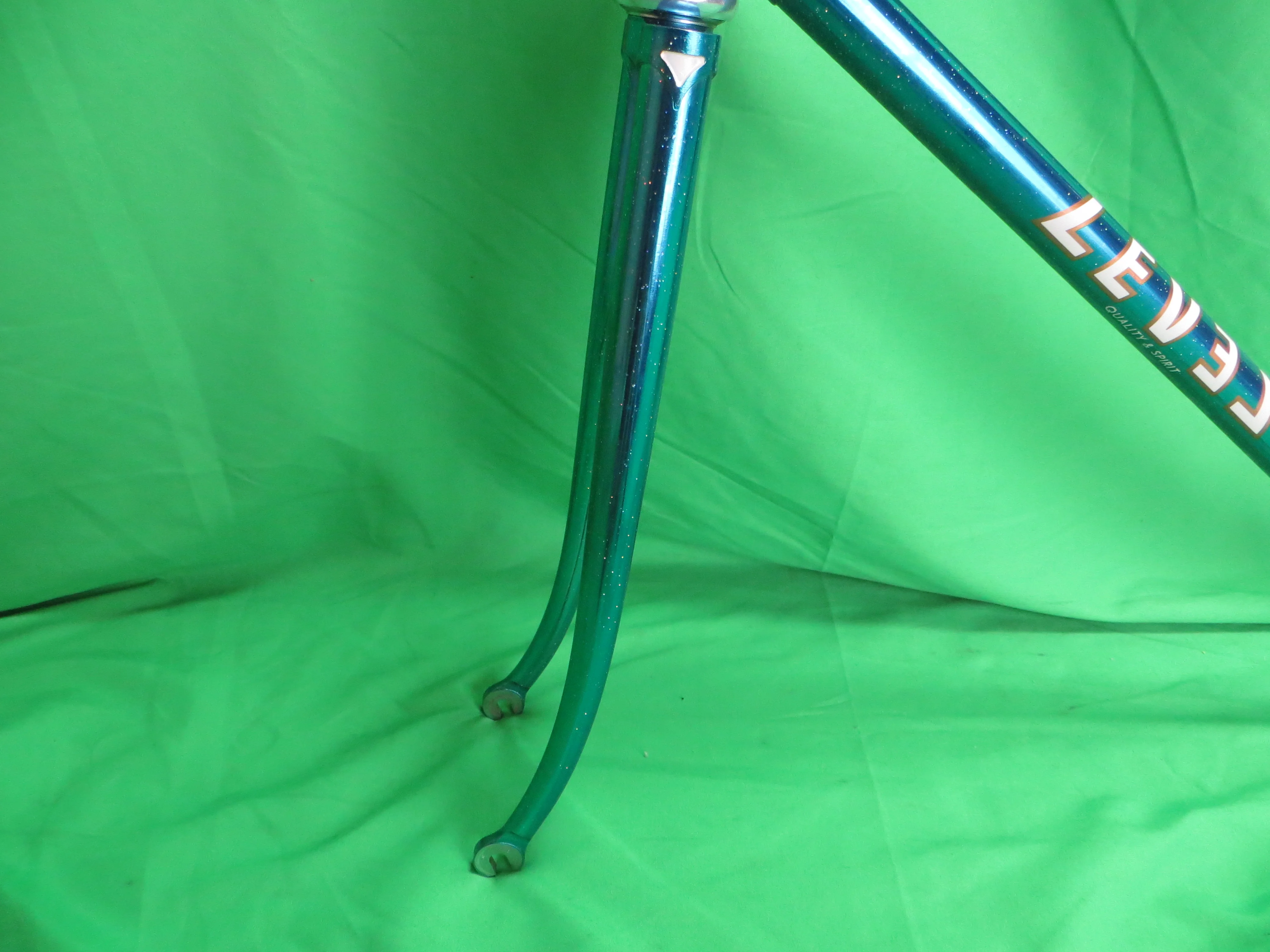 LEVEL // Candy Blue Metallic with Rainbow Flake // 52.5cm - Image 3