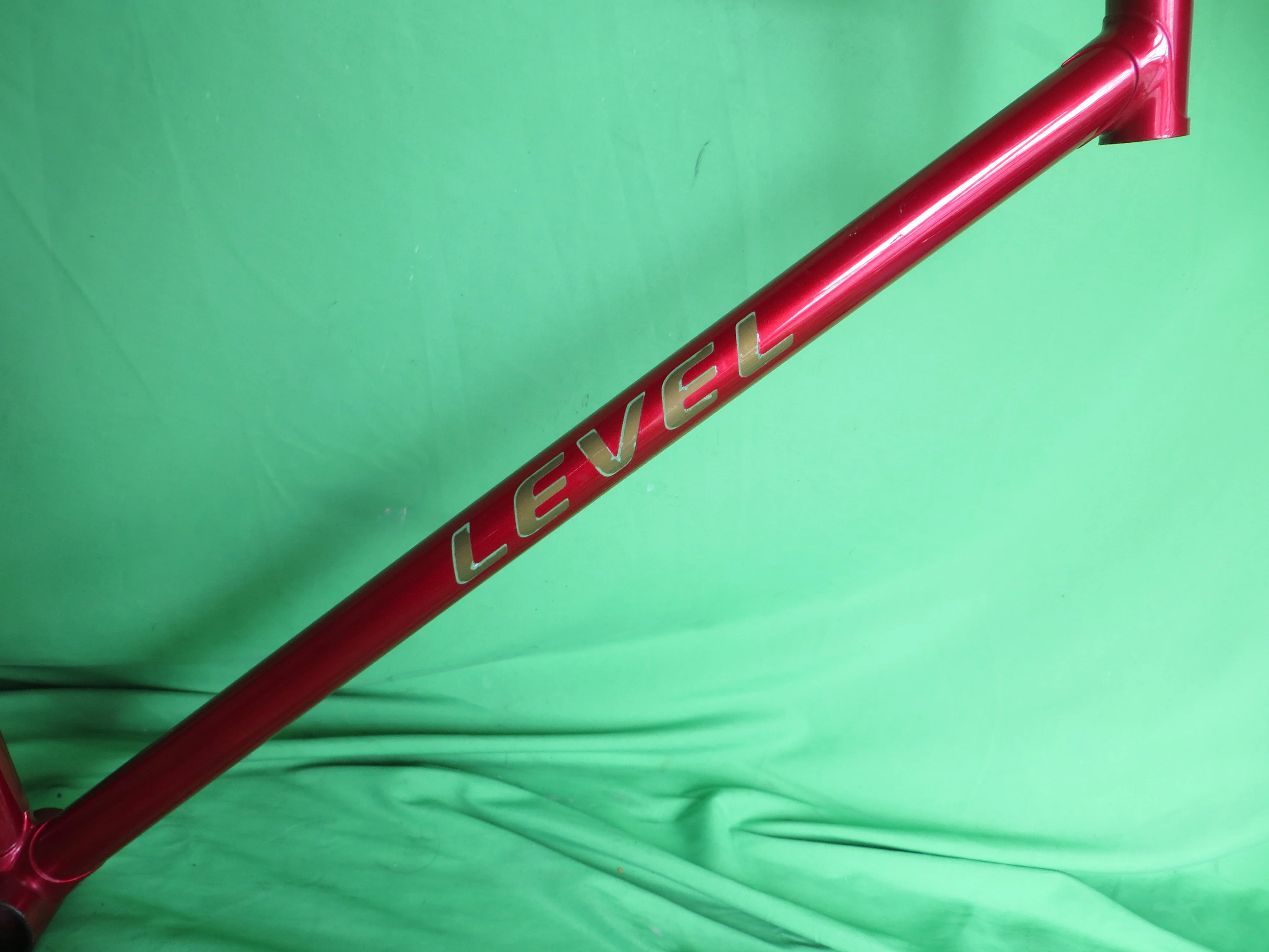 Level // Deep Red Metallic // 58cm // For Repairs /260422 - Image 12
