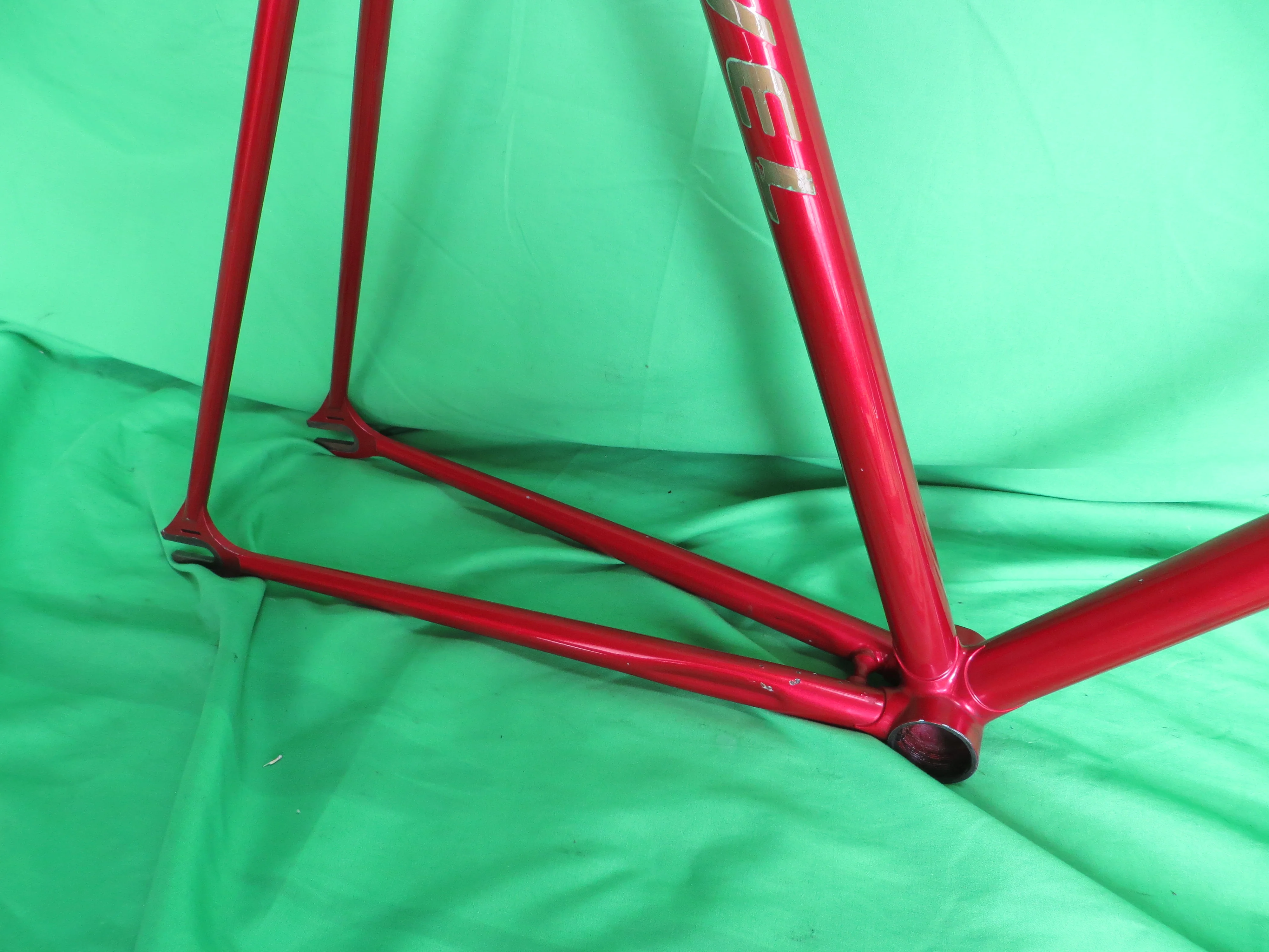 Level // Deep Red Metallic // 58cm // For Repairs /260422 - Image 13