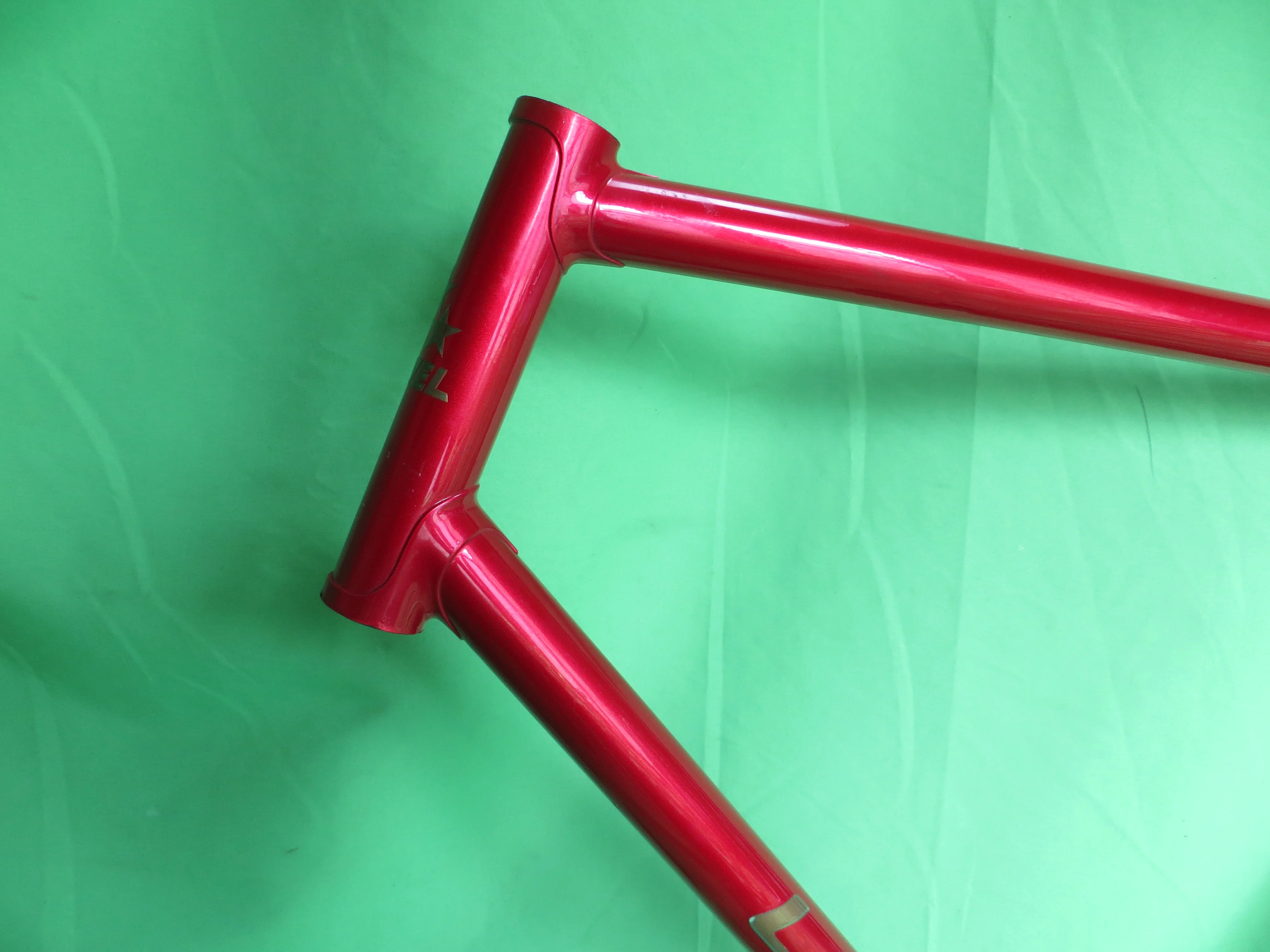 Level // Deep Red Metallic // 58cm // For Repairs /260422 - Image 2