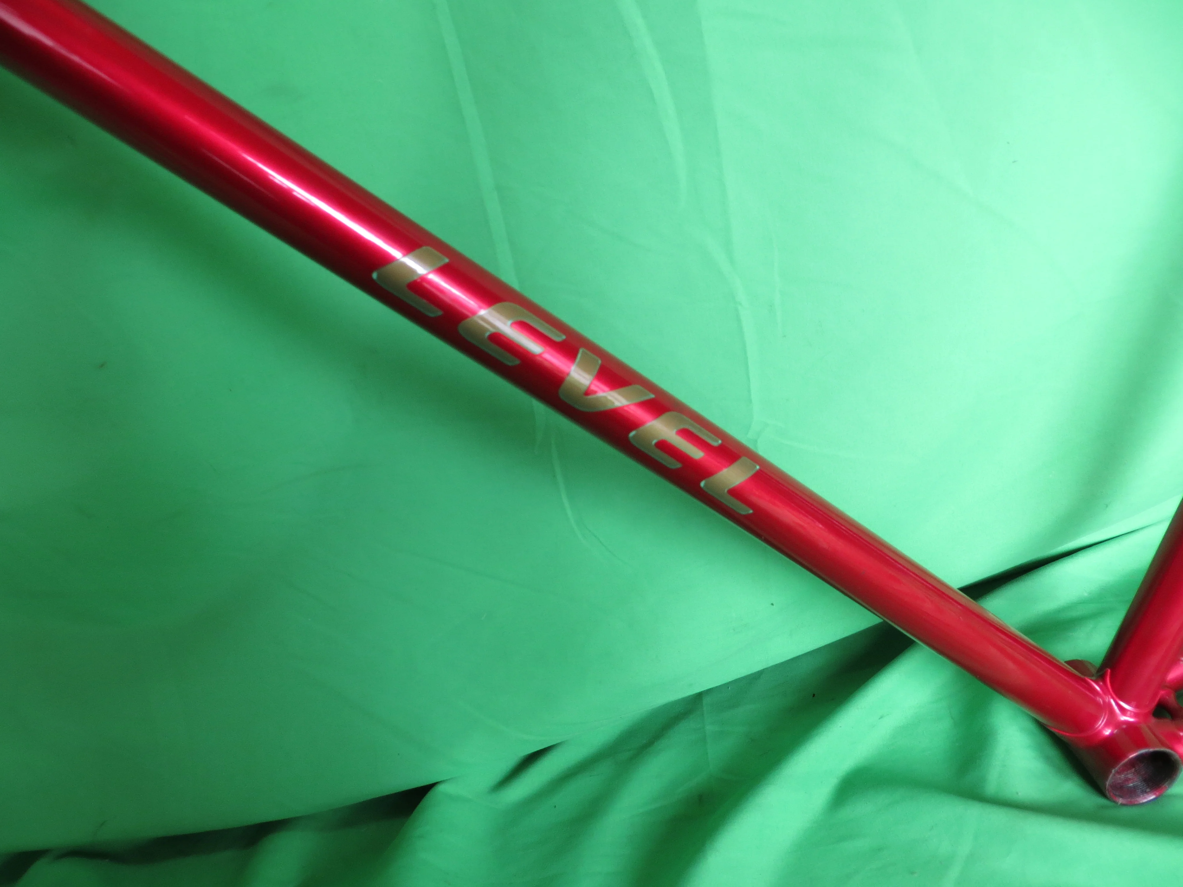 Level // Deep Red Metallic // 58cm // For Repairs /260422 - Image 5