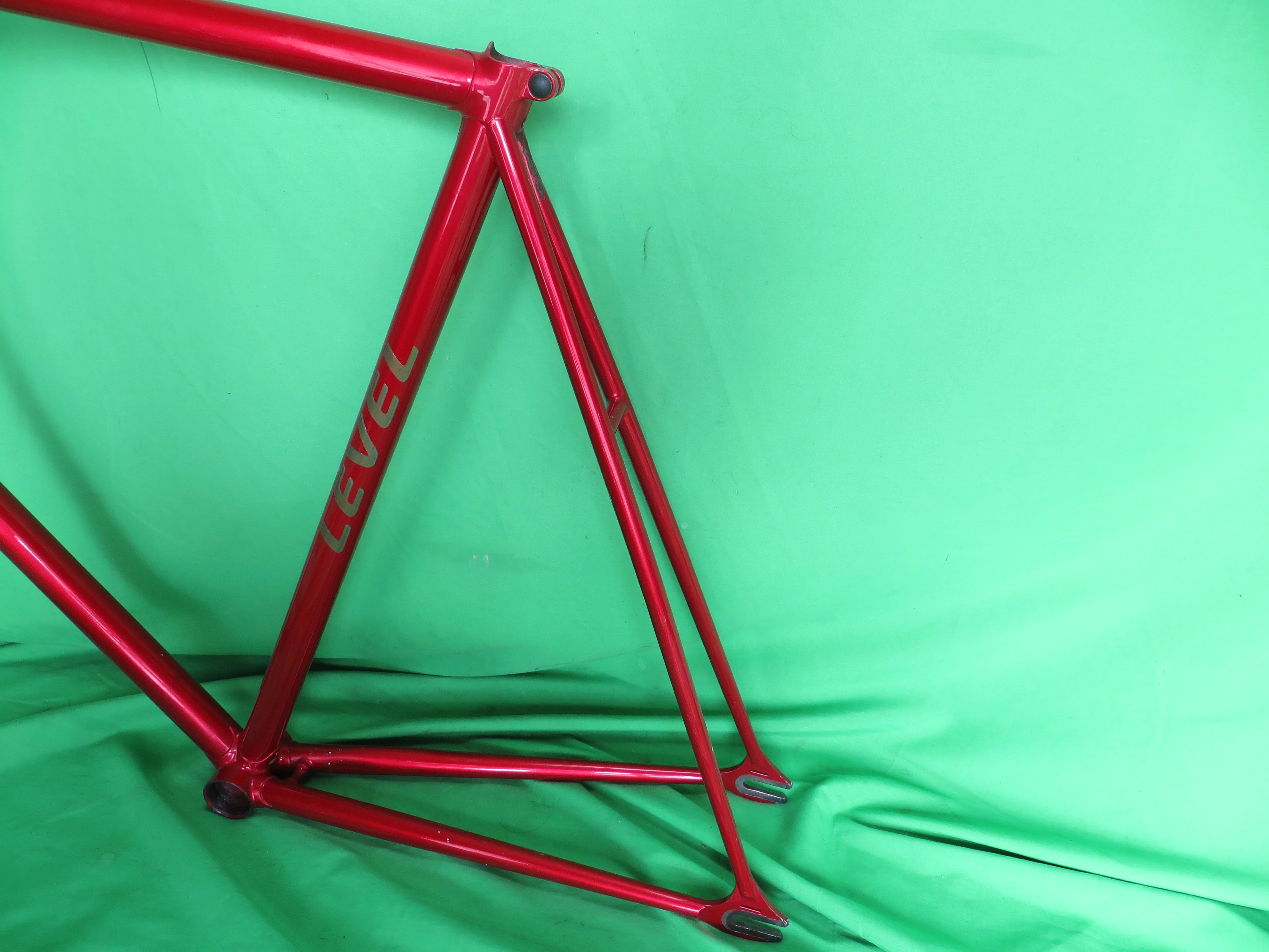 Level // Deep Red Metallic // 58cm // For Repairs /260422 - Image 7