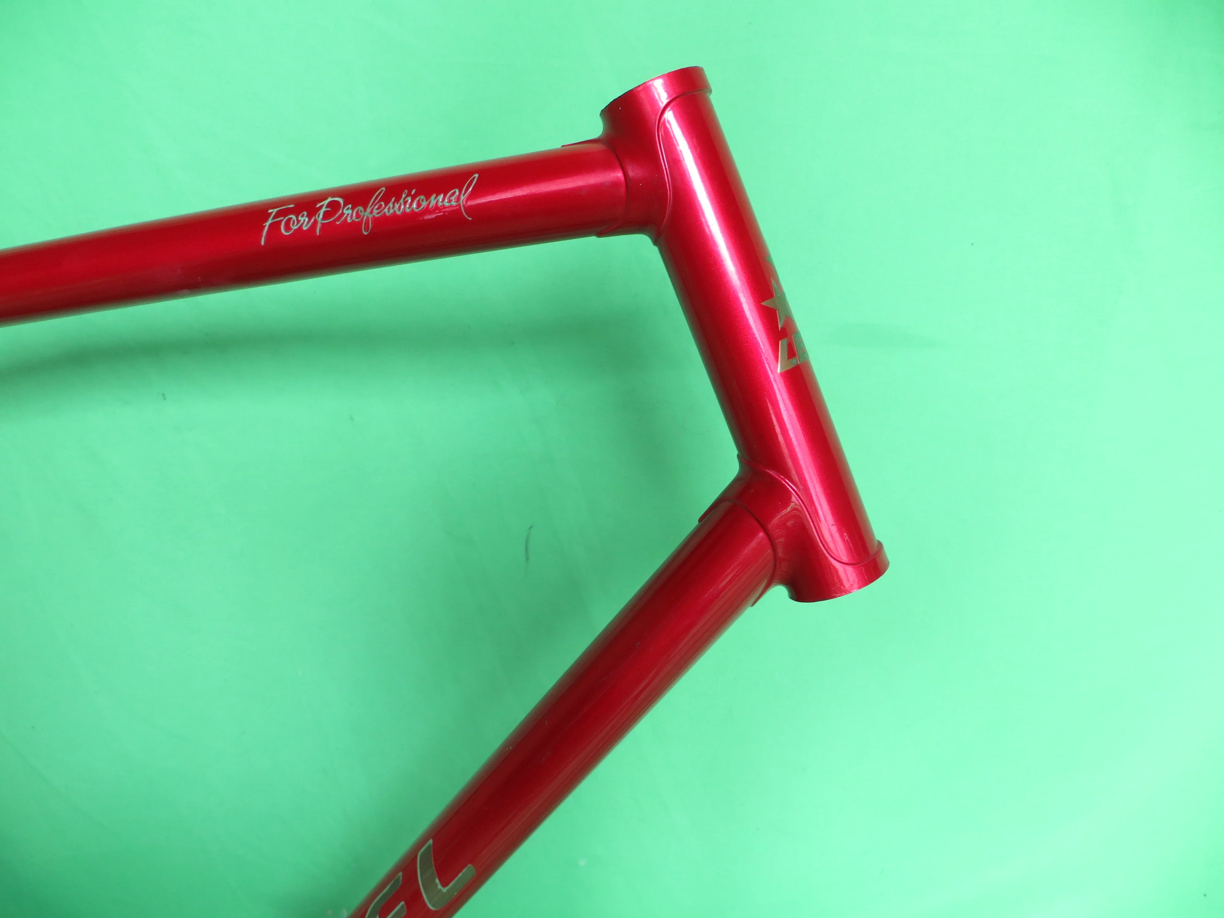 Level // Deep Red Metallic // 58cm // For Repairs /260422 - Image 8
