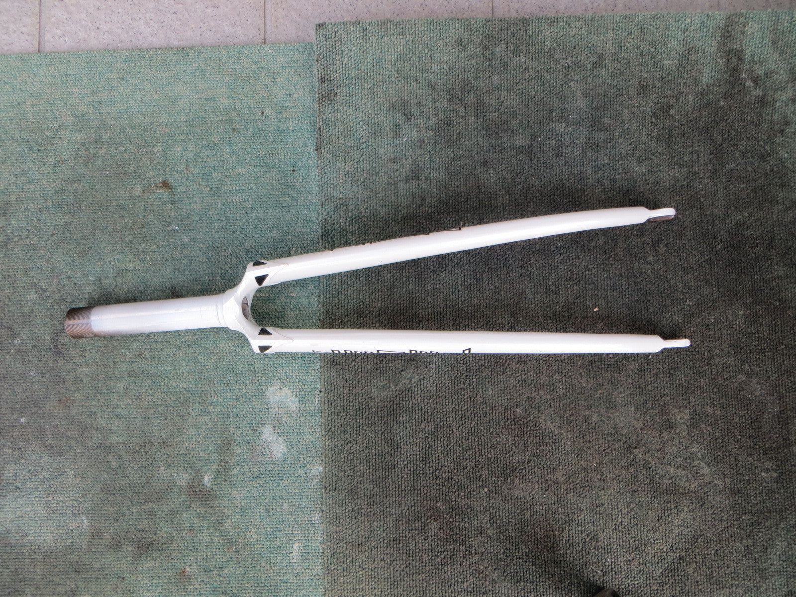 Level Front Fork 131mm Steering Column Length /9mm Axle Slot - Image 3