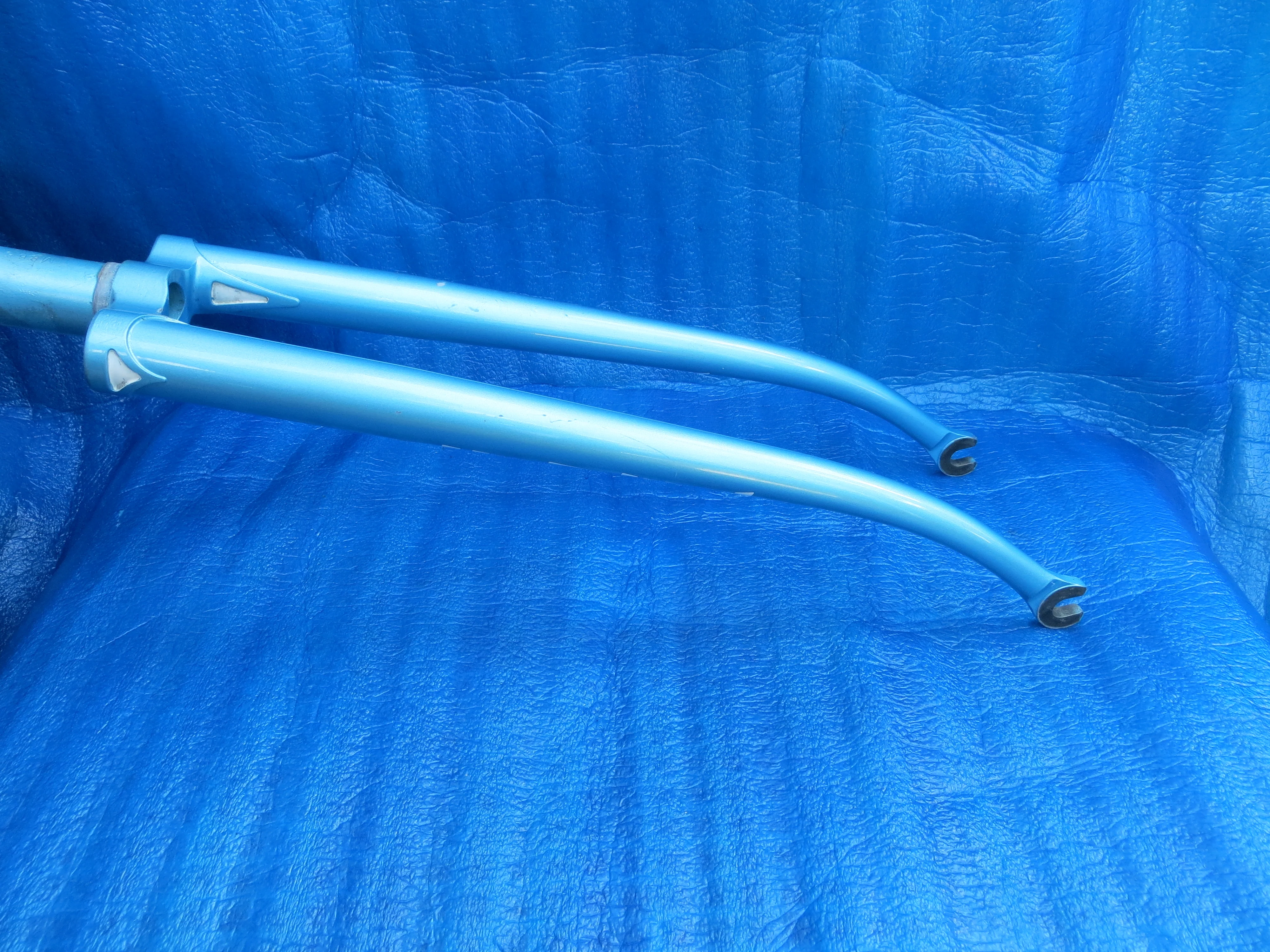 Level Front Fork 133mm Steering Colum Length /9mm Axle Slot - Image 3