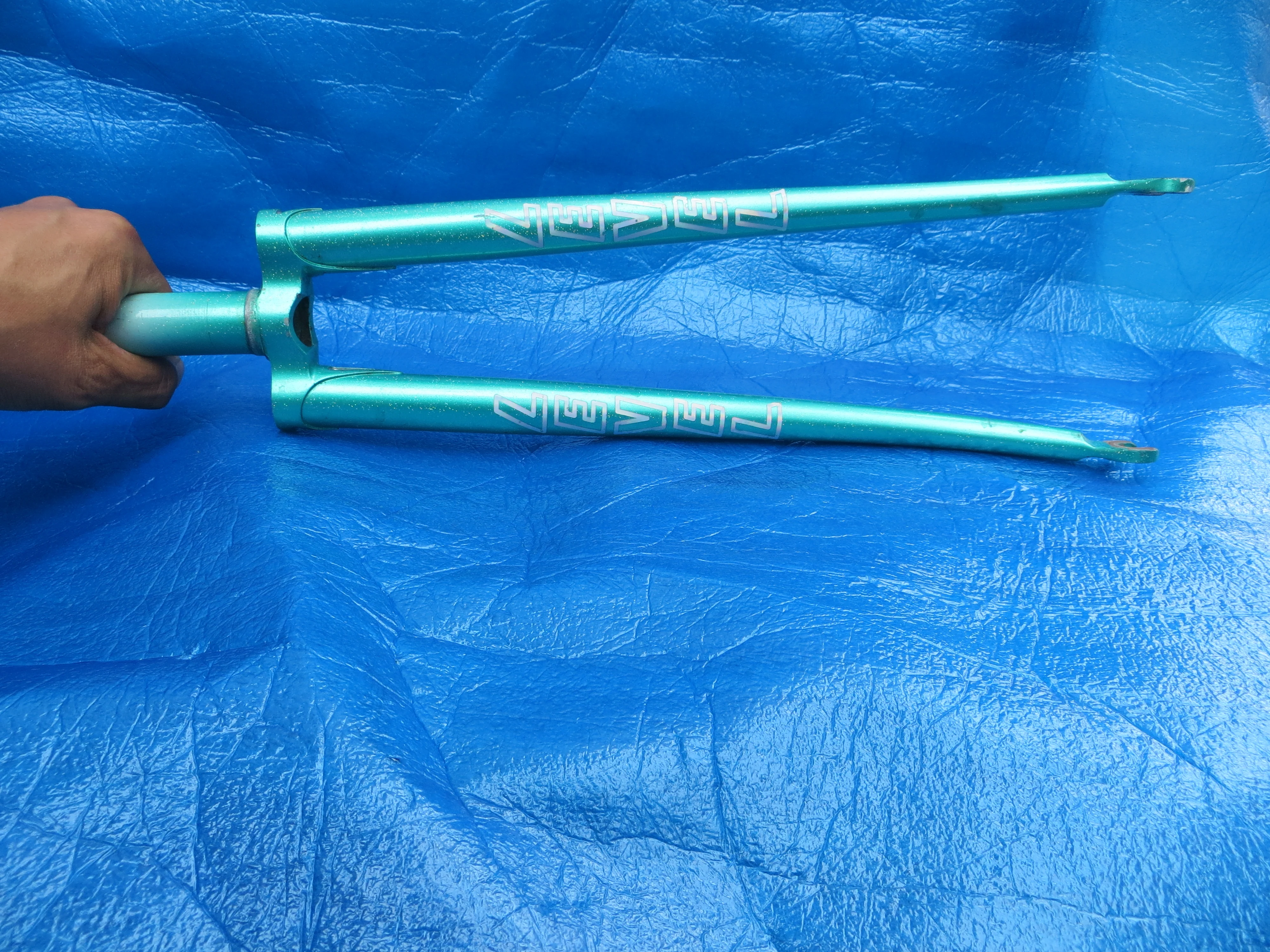 Level Front Fork 151mm Steering Colum Length /9mm Axle Slot - Image 2