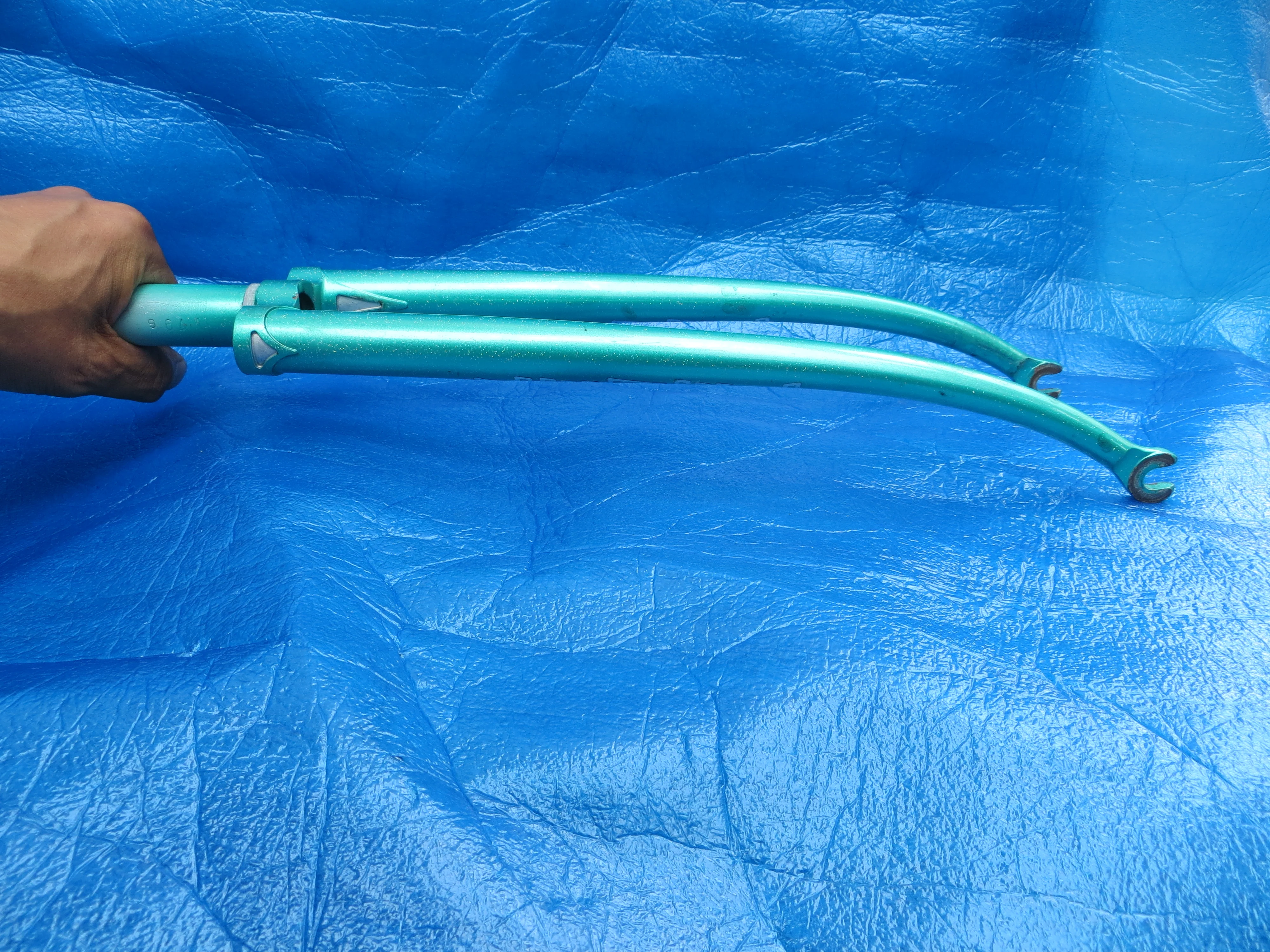 Level Front Fork 151mm Steering Colum Length /9mm Axle Slot - Image 3