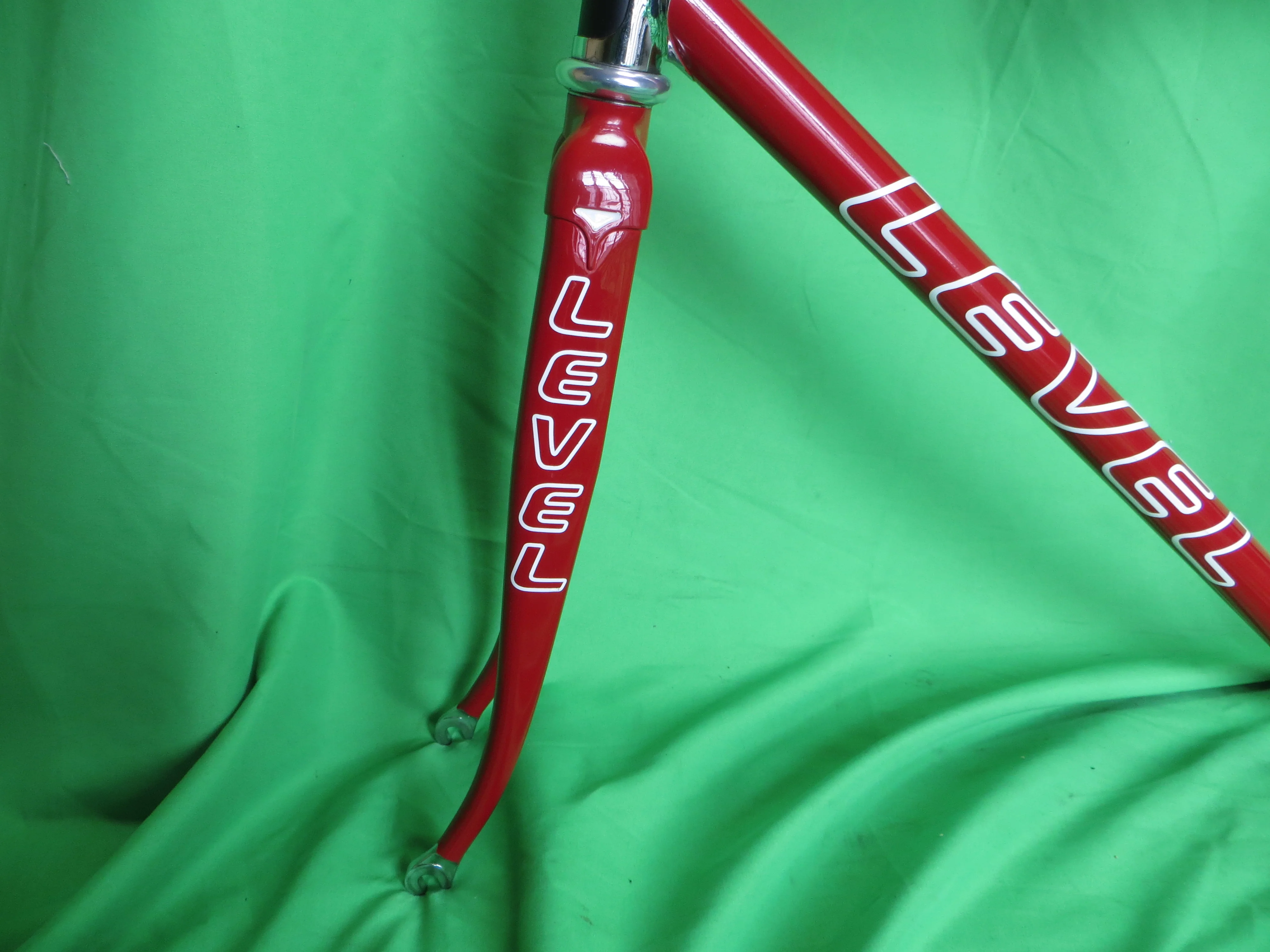 Level Columbs Max Fork // Matte Black / Red Two Tone / Chrome Lugs // 49.5cm - Image 3