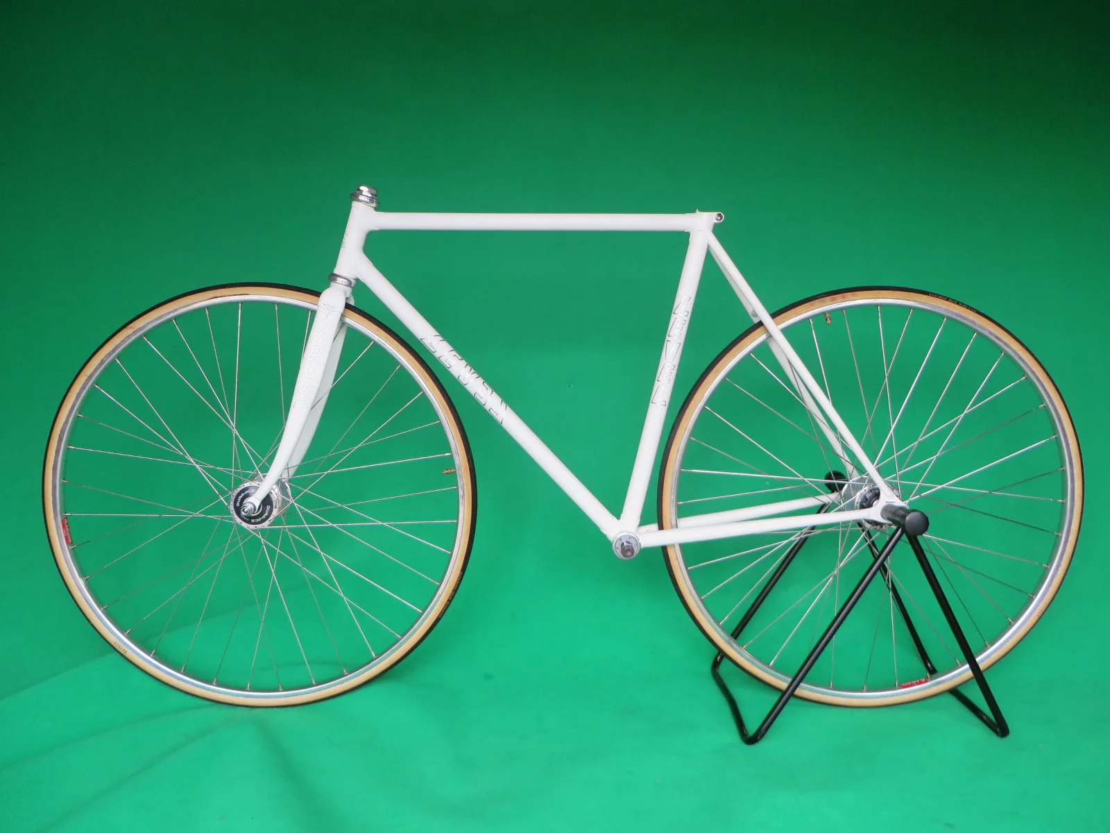 Level Matte White w/ Columbus MAX fork {51.5cm} - Image 2