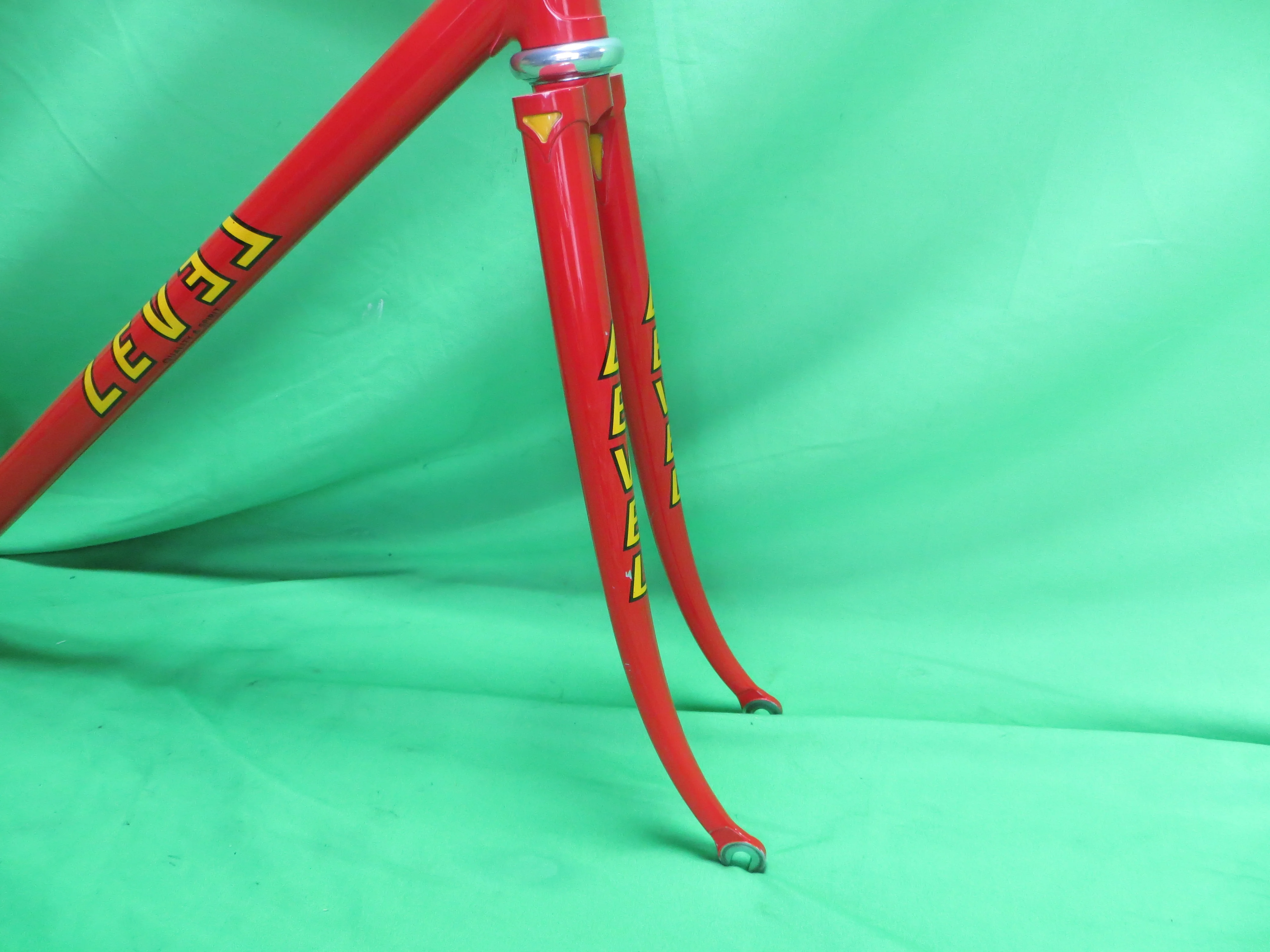 Level // Red // 51.5cm - Image 10