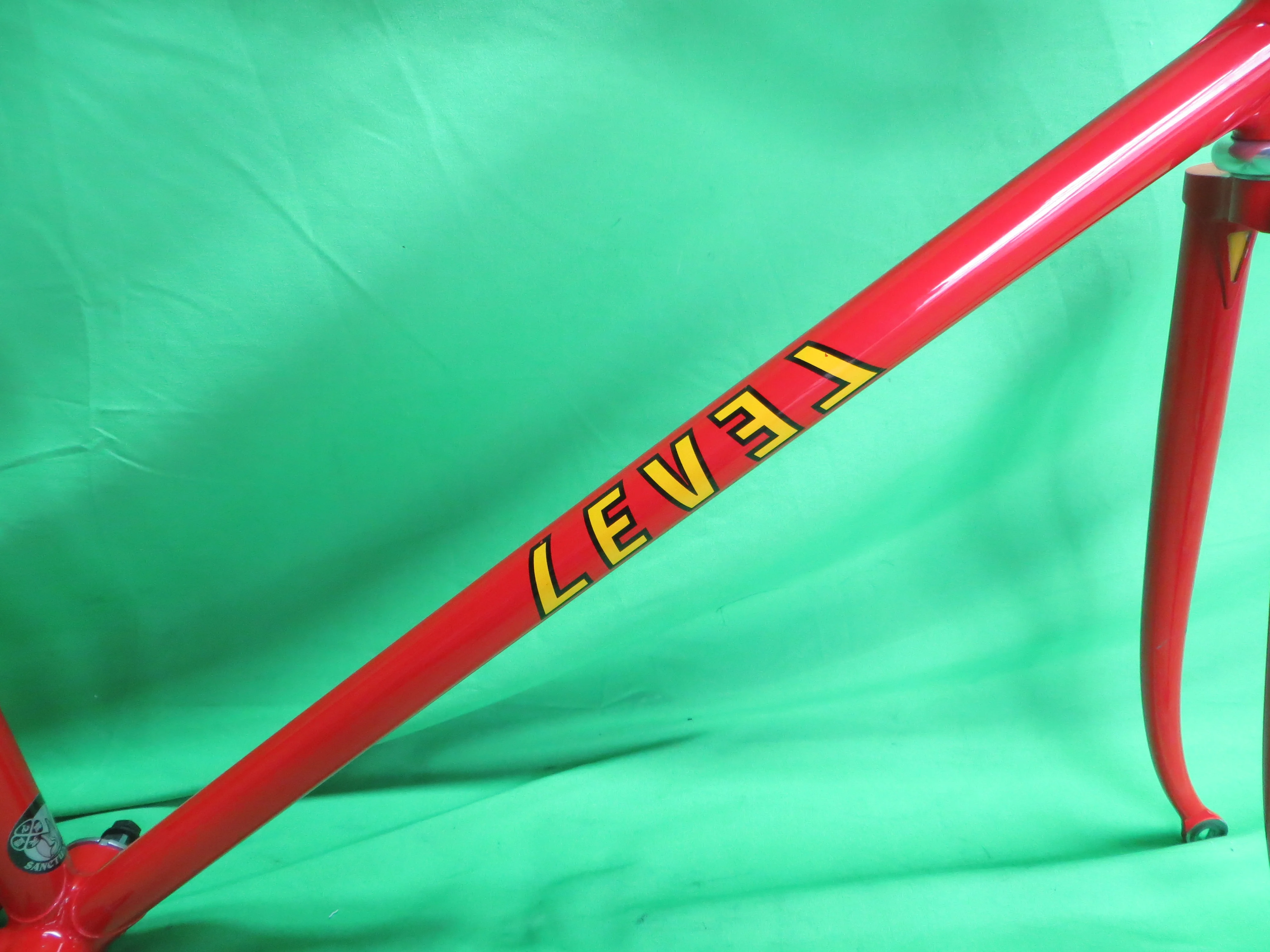 Level // Red // 51.5cm - Image 13