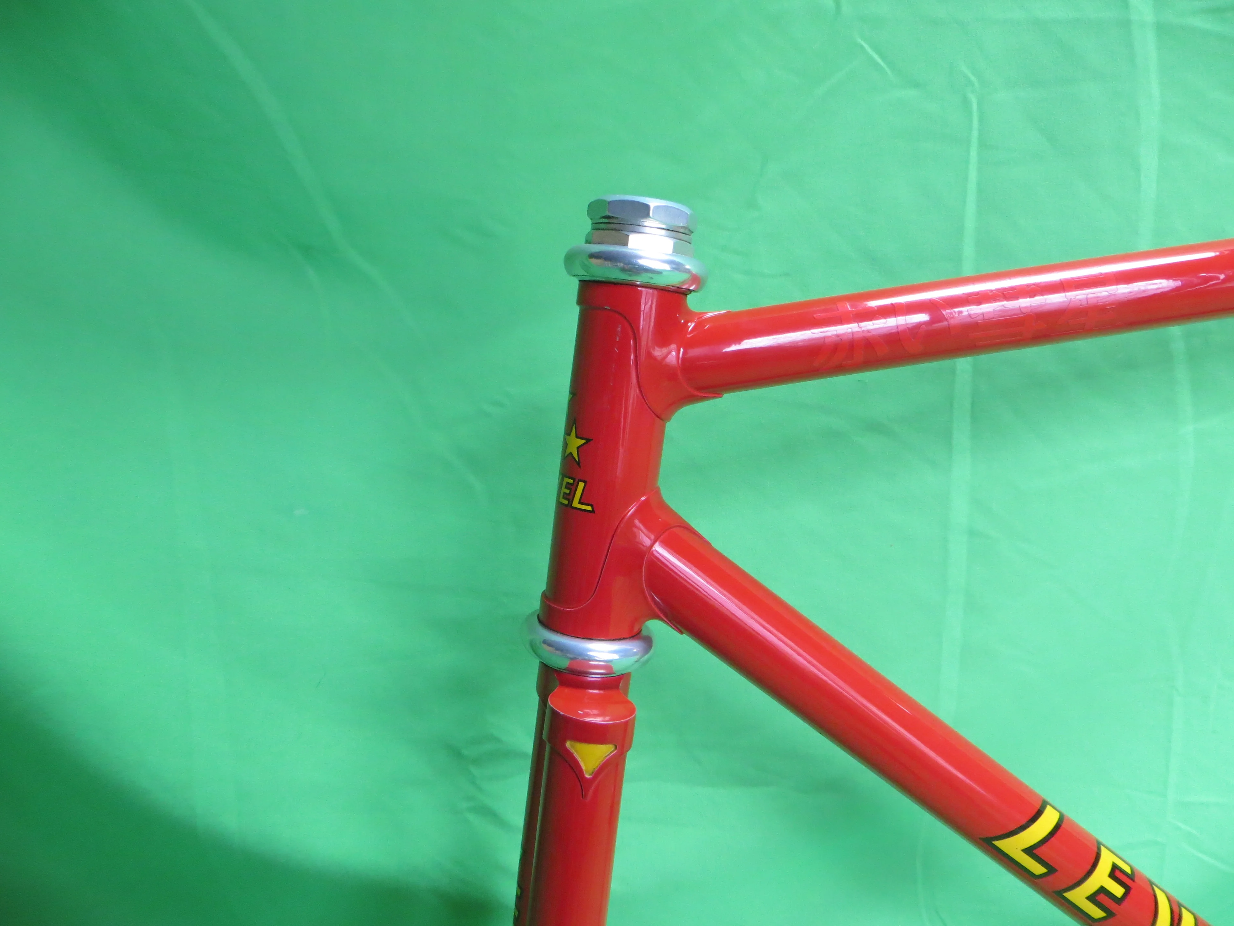 Level // Red // 51.5cm - Image 2