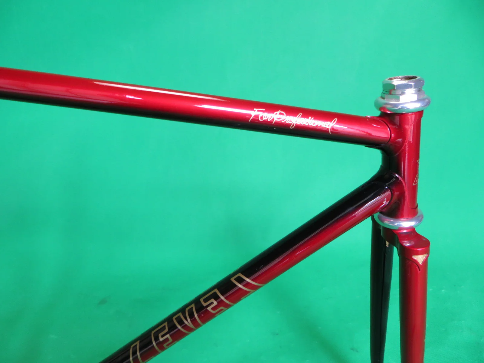 LEVEL // red black fade // 50.5cm - Image 11