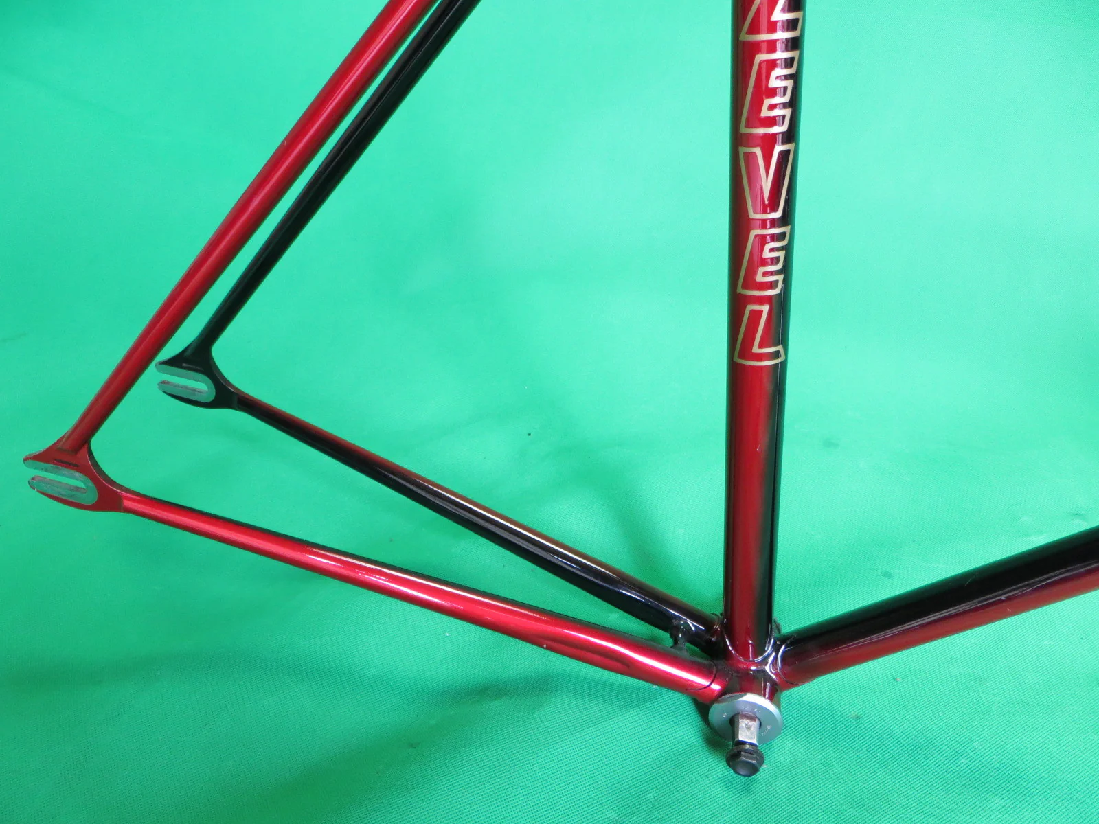 LEVEL // red black fade // 50.5cm - Image 14