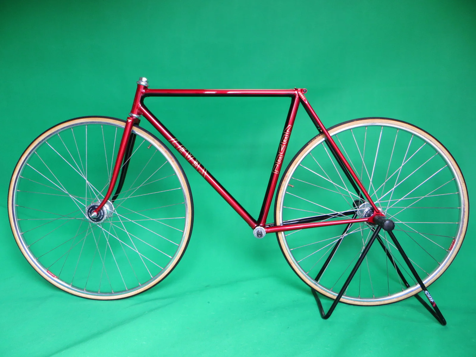 LEVEL // red black fade // 50.5cm - Image 16