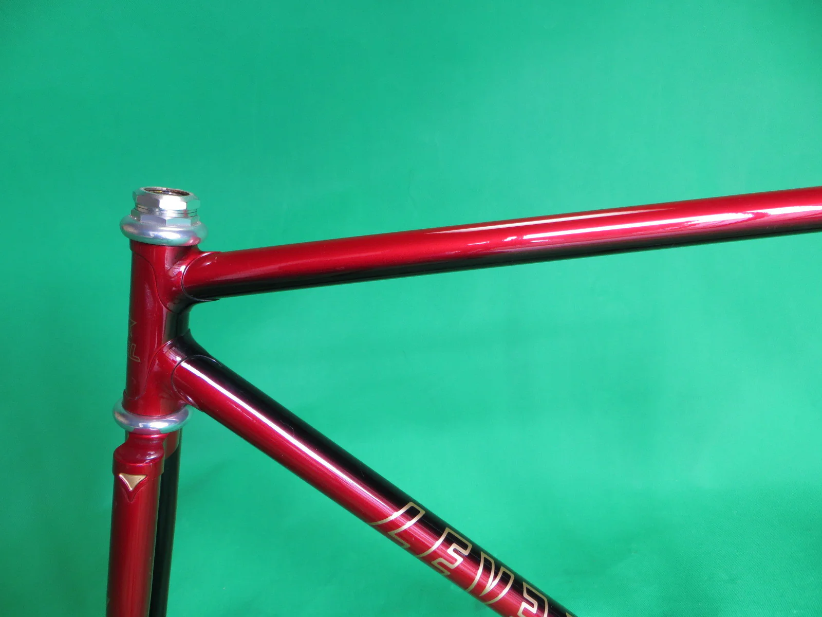 LEVEL // red black fade // 50.5cm - Image 4