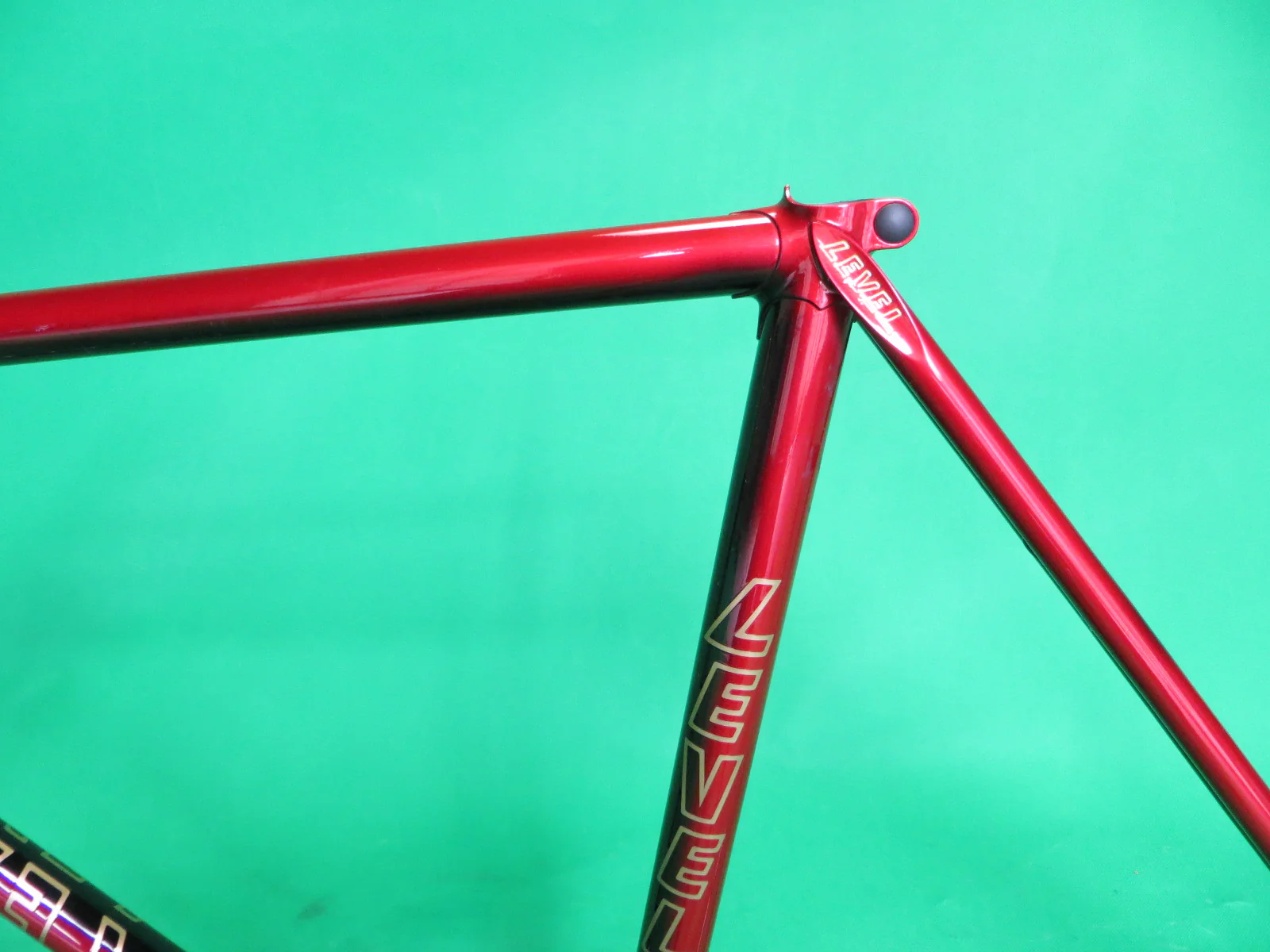 LEVEL // red black fade // 50.5cm - Image 5