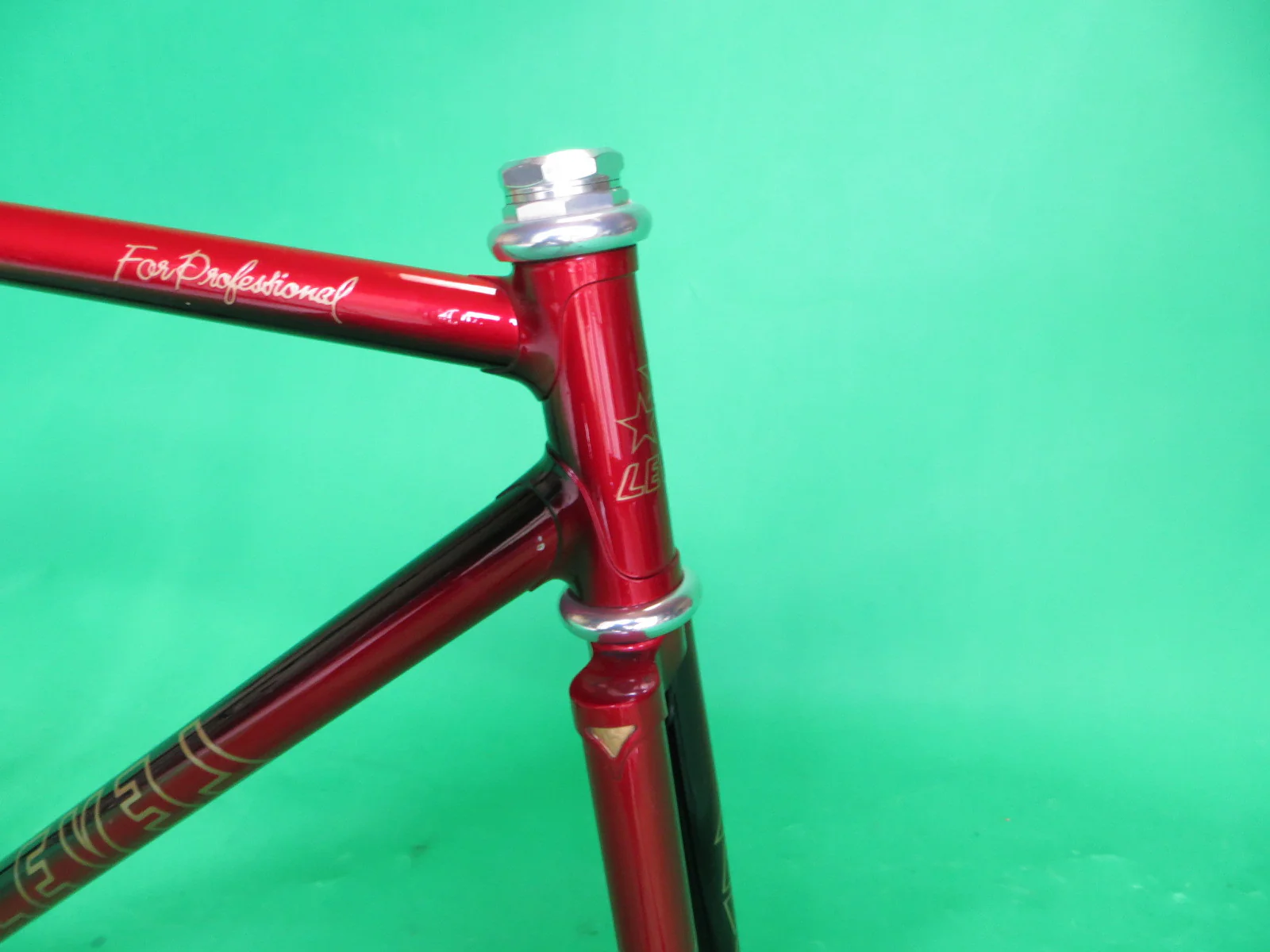 LEVEL // red black fade // 50.5cm - Image 9