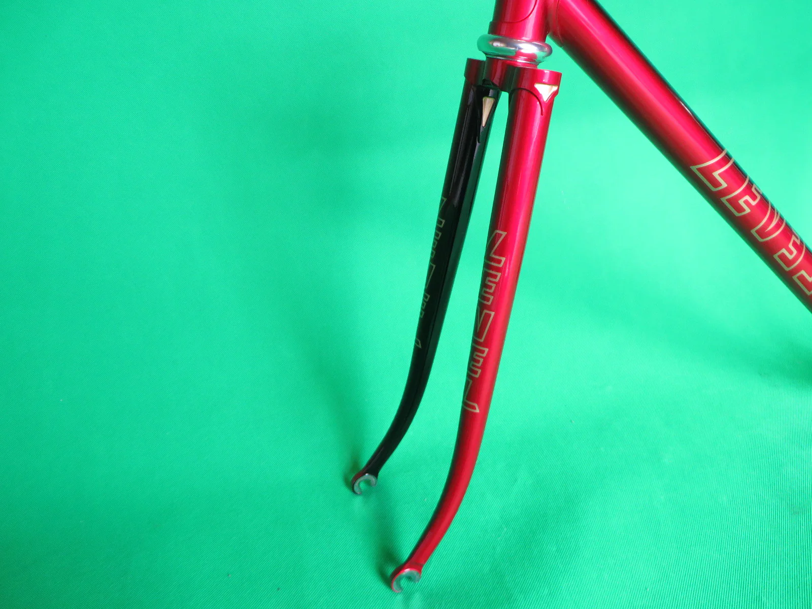 LEVEL | red & black fade | 50.5cm - Image 3