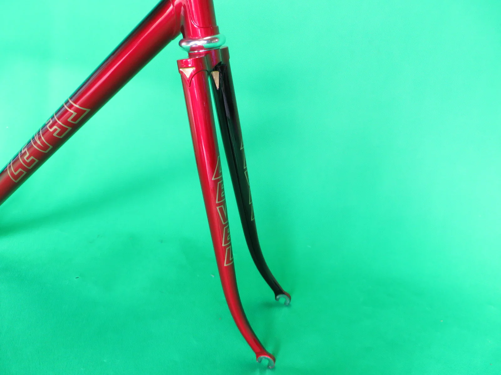 LEVEL | red & black fade | 50.5cm - Image 8
