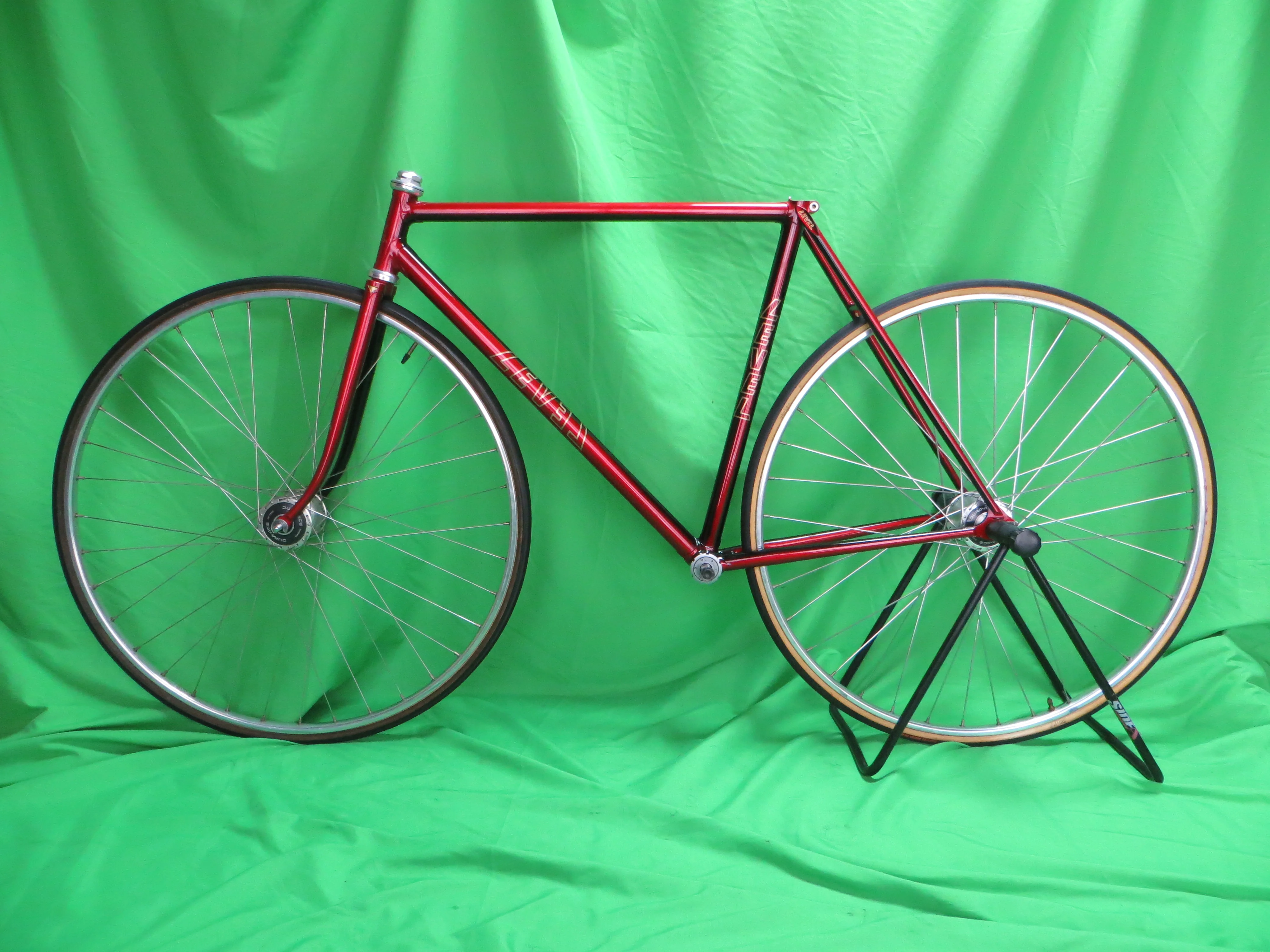 LEVEL // Red Black Fade // 51.5cm - Image 16