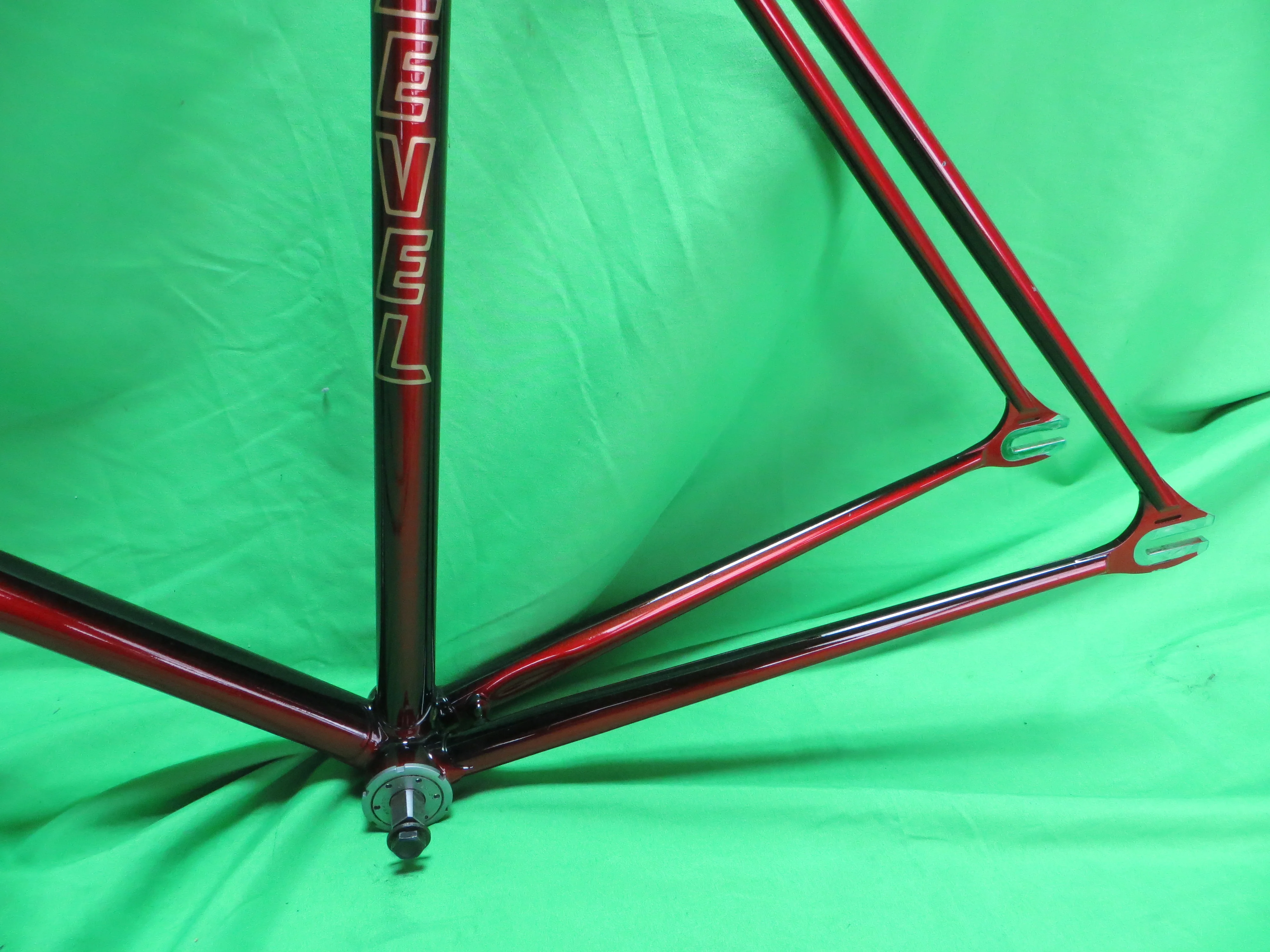 LEVEL // Red Black Fade // 51.5cm - Image 7