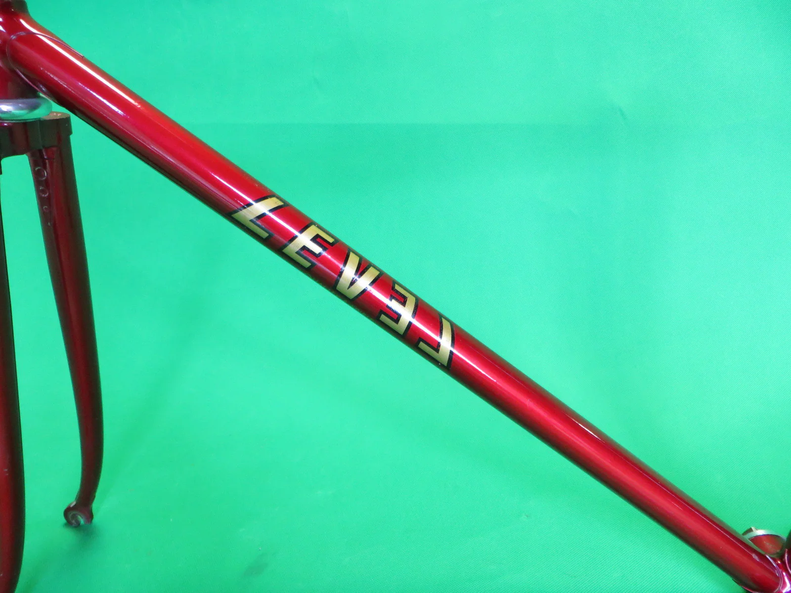 LeveL // red metallic '94 // 54.5cm - Image 6