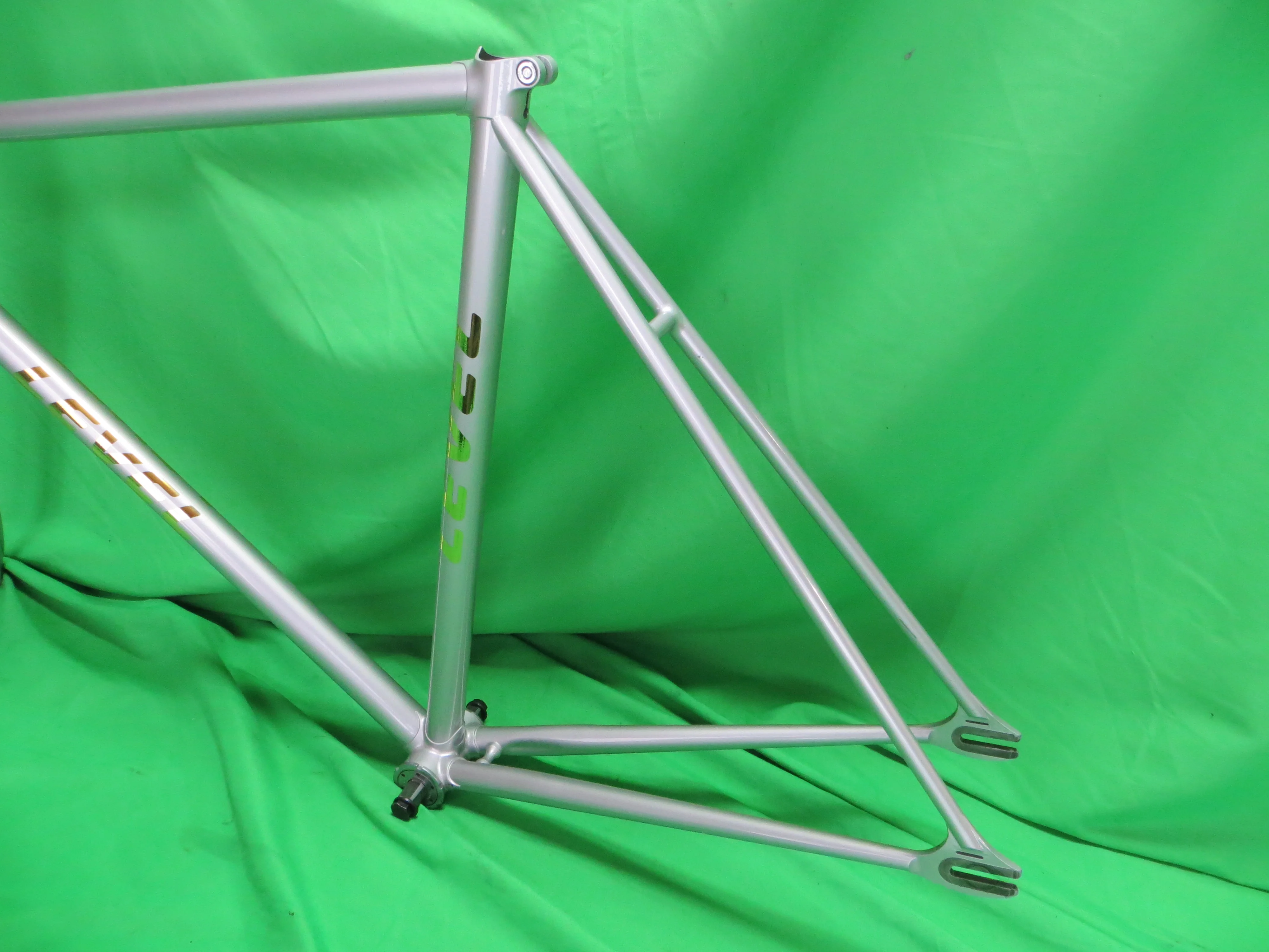 Level // Silver Gold Decals // 52cm - Image 8