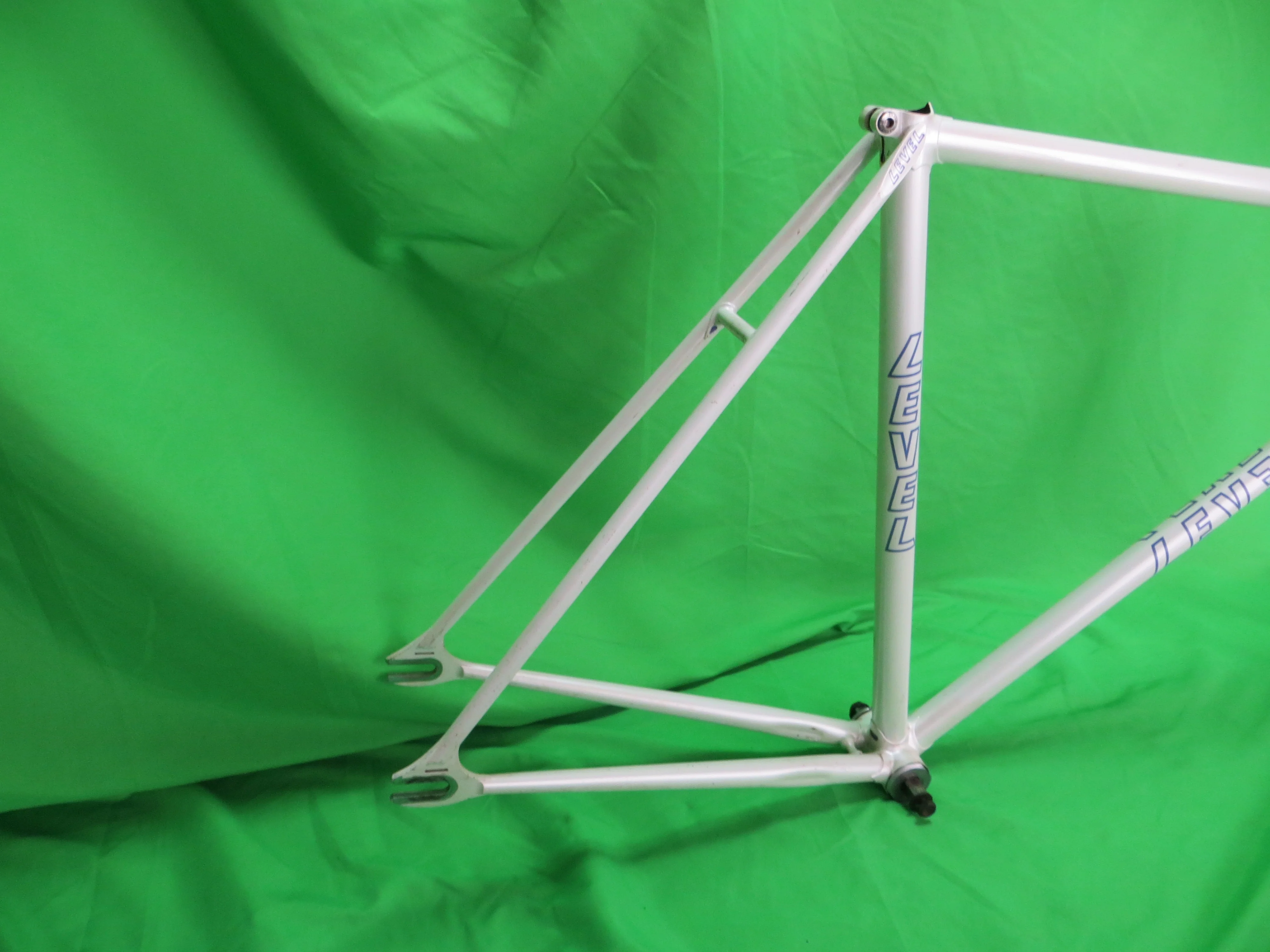 Level // White // 52.5cm - Image 15