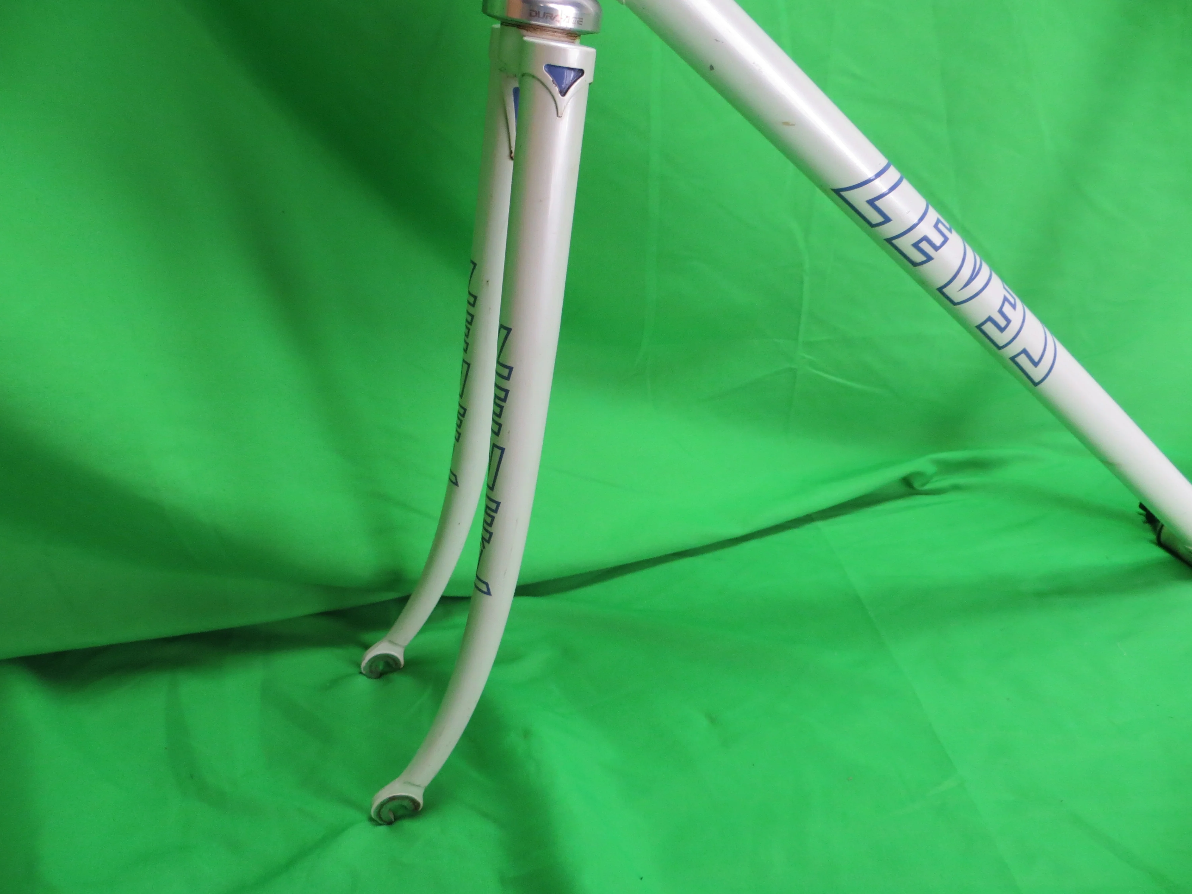 Level // White // 52.5cm - Image 3