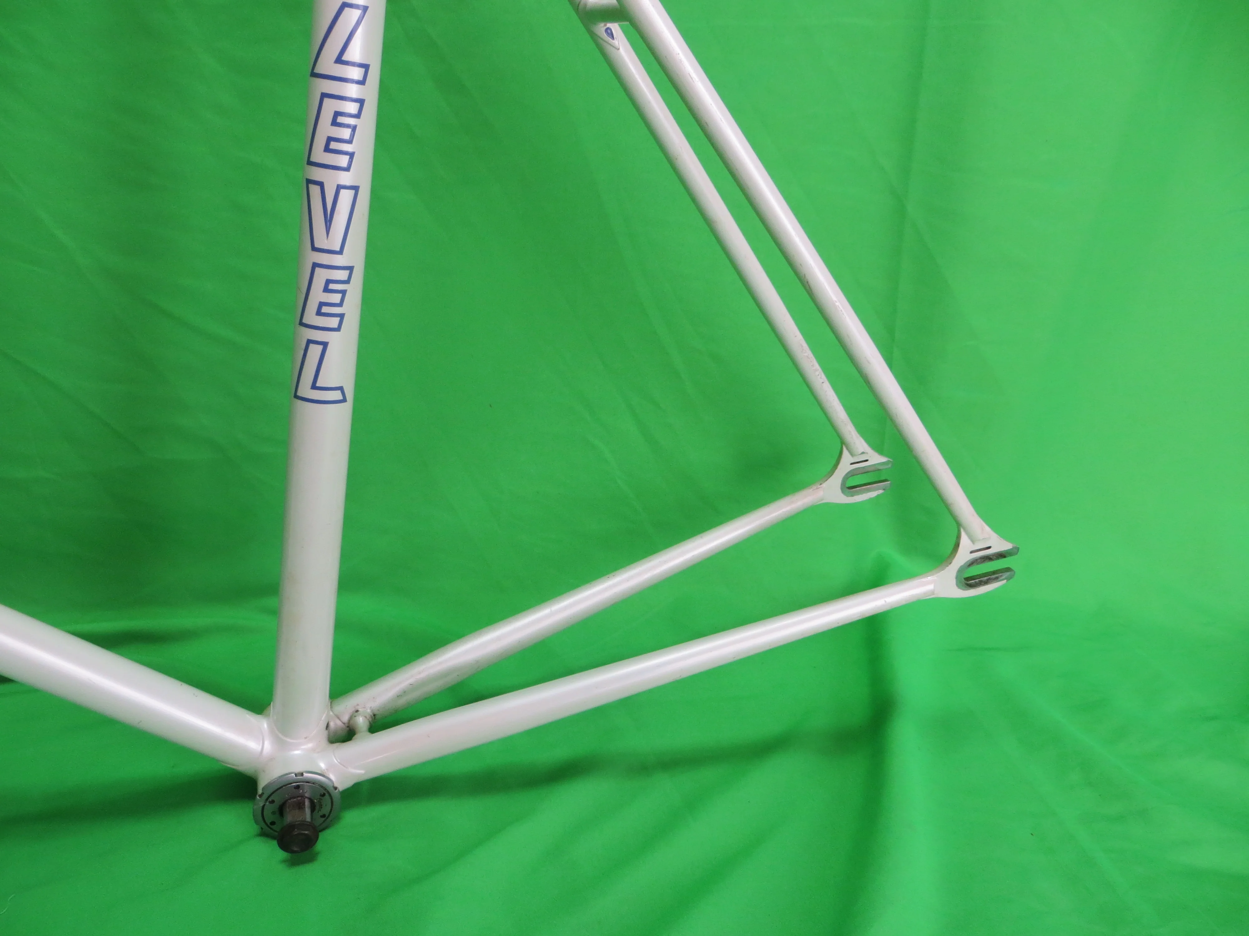 Level // White // 52.5cm - Image 7