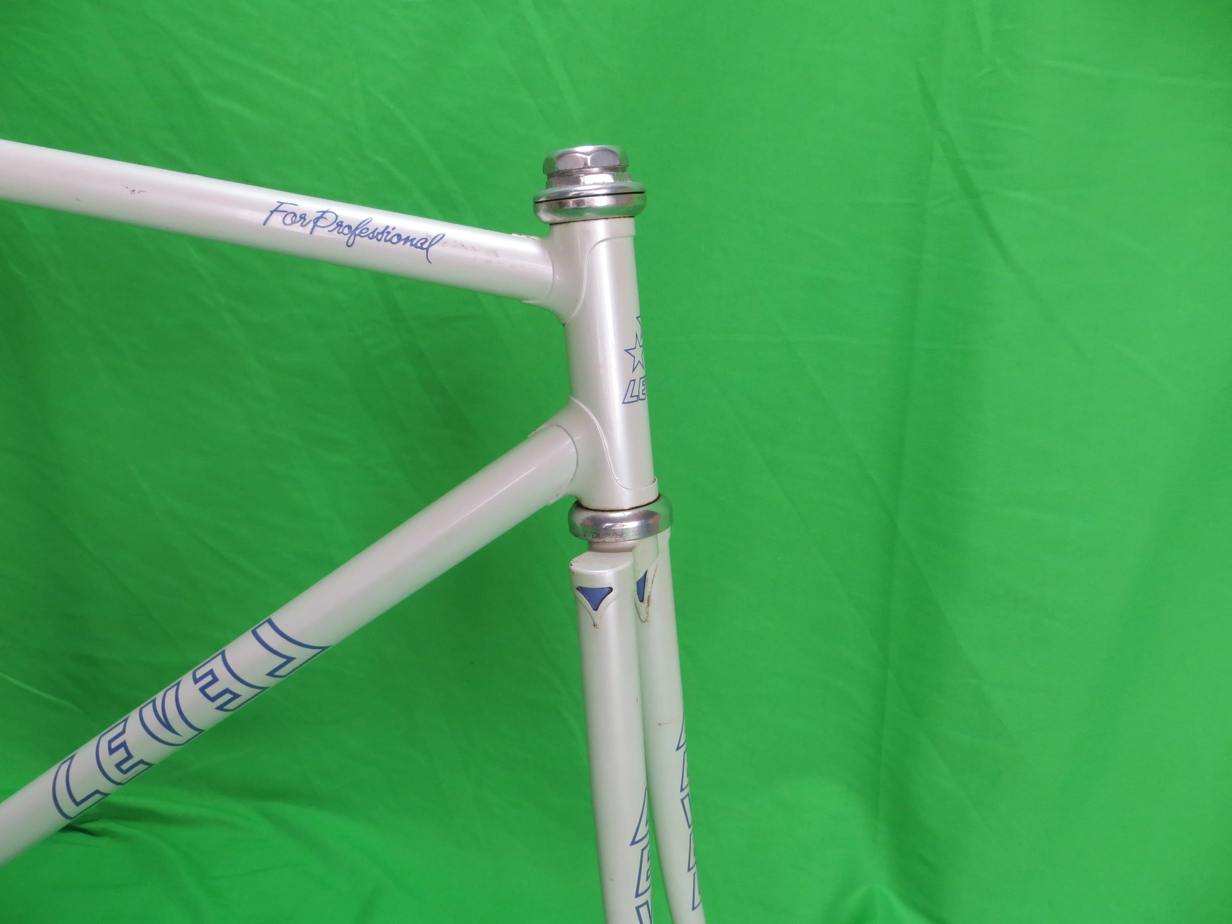 Level // White // 52.5cm - Image 9