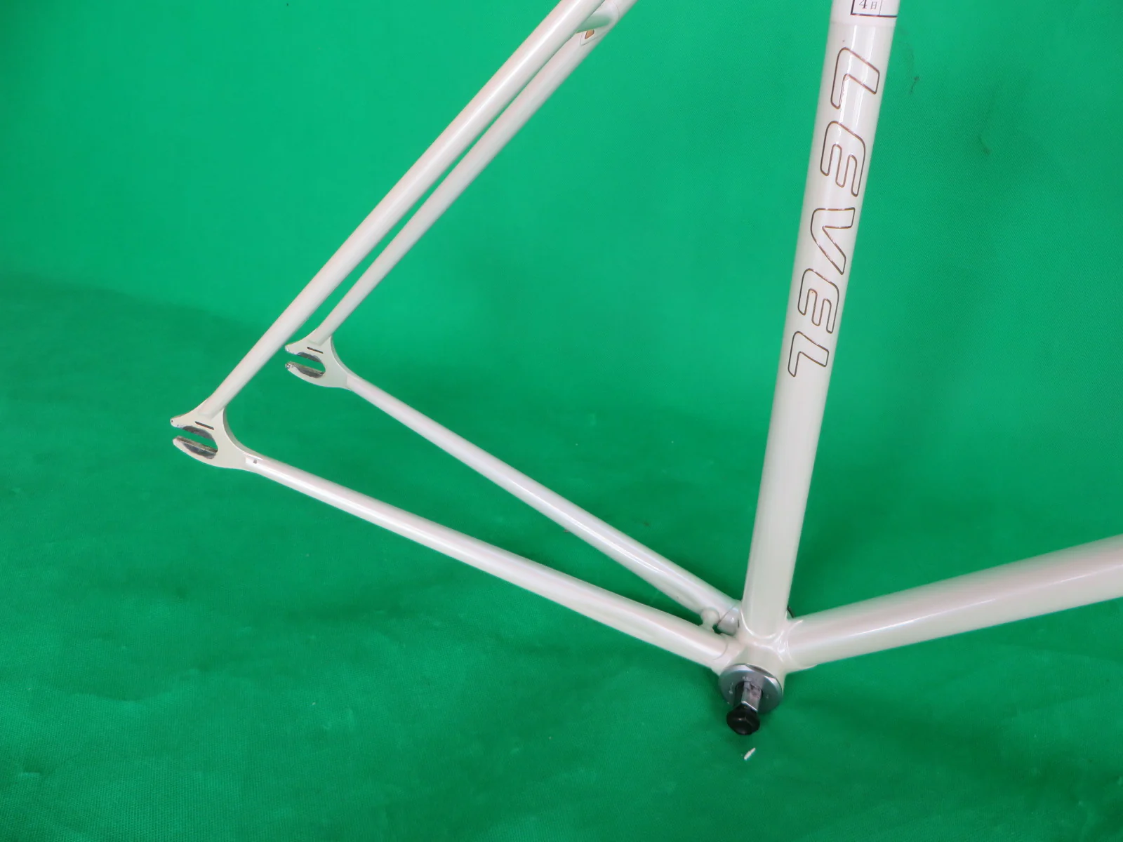 LEVEL // White // 53.5cm - Image 15
