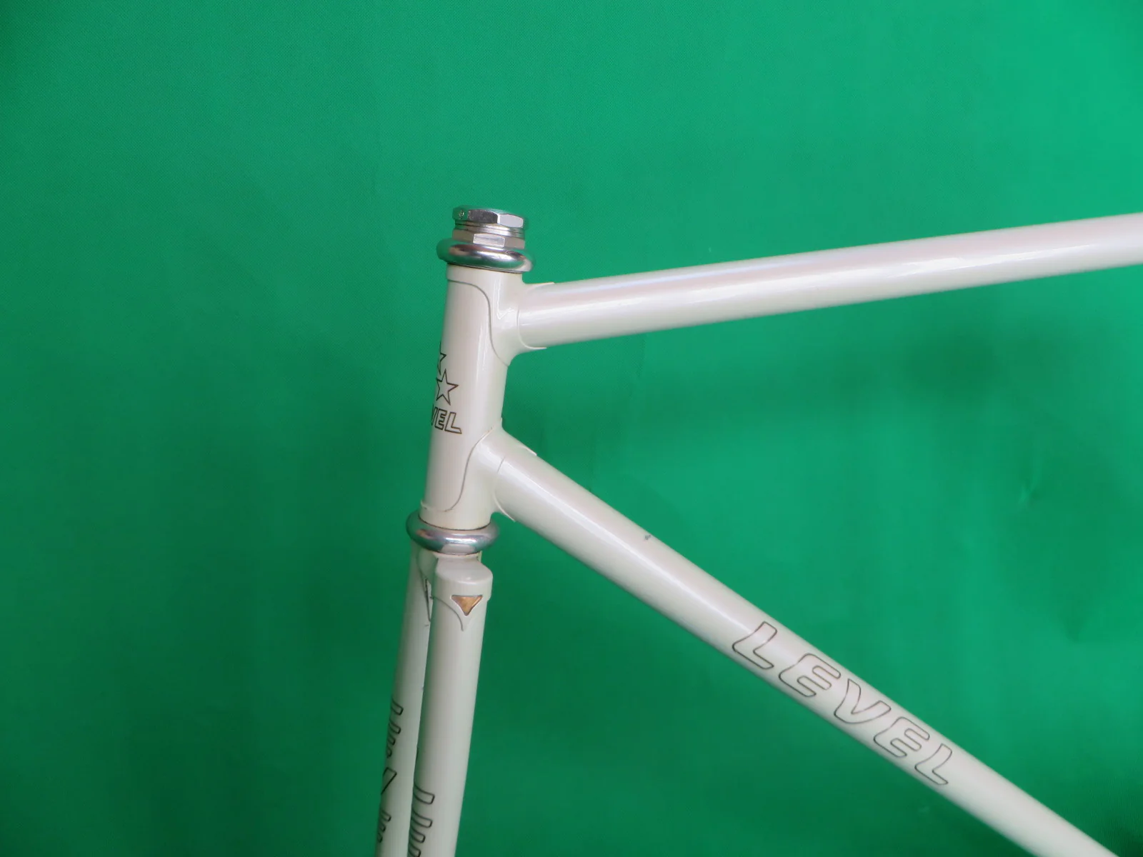 LEVEL // White // 53.5cm - Image 2