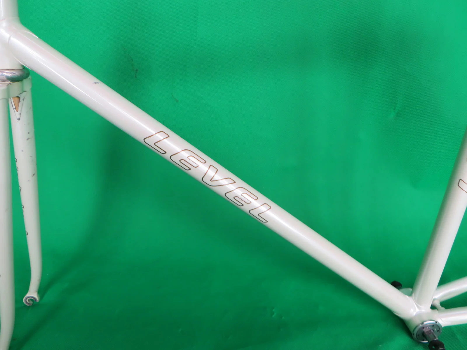 LEVEL // White // 53.5cm - Image 7