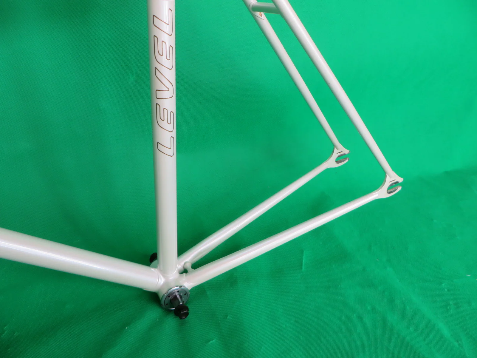 LEVEL // White // 53.5cm - Image 8
