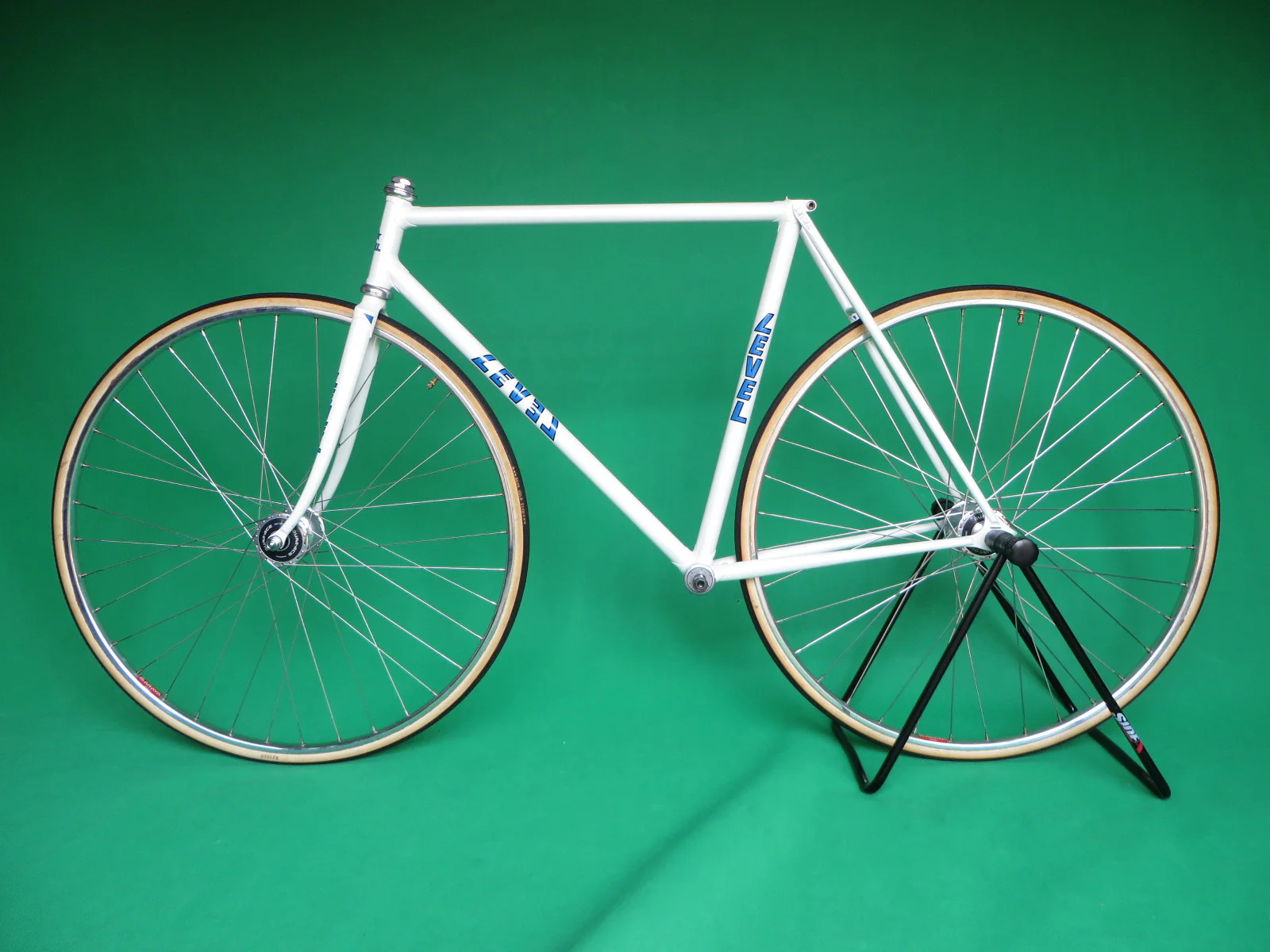Level White (53cm) - Image 12