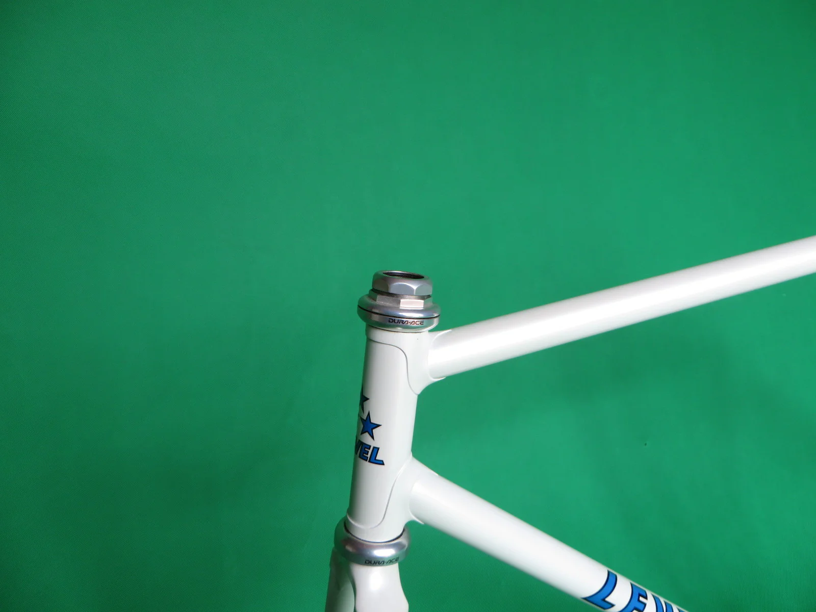 Level White (53cm) - Image 2