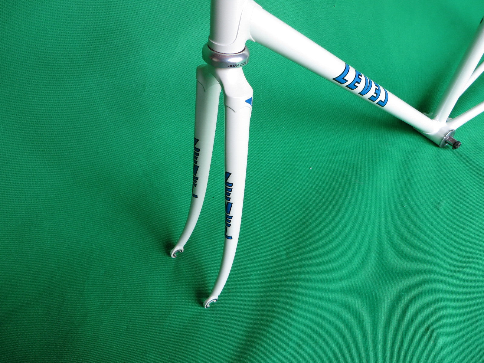 Level White (53cm) - Image 3