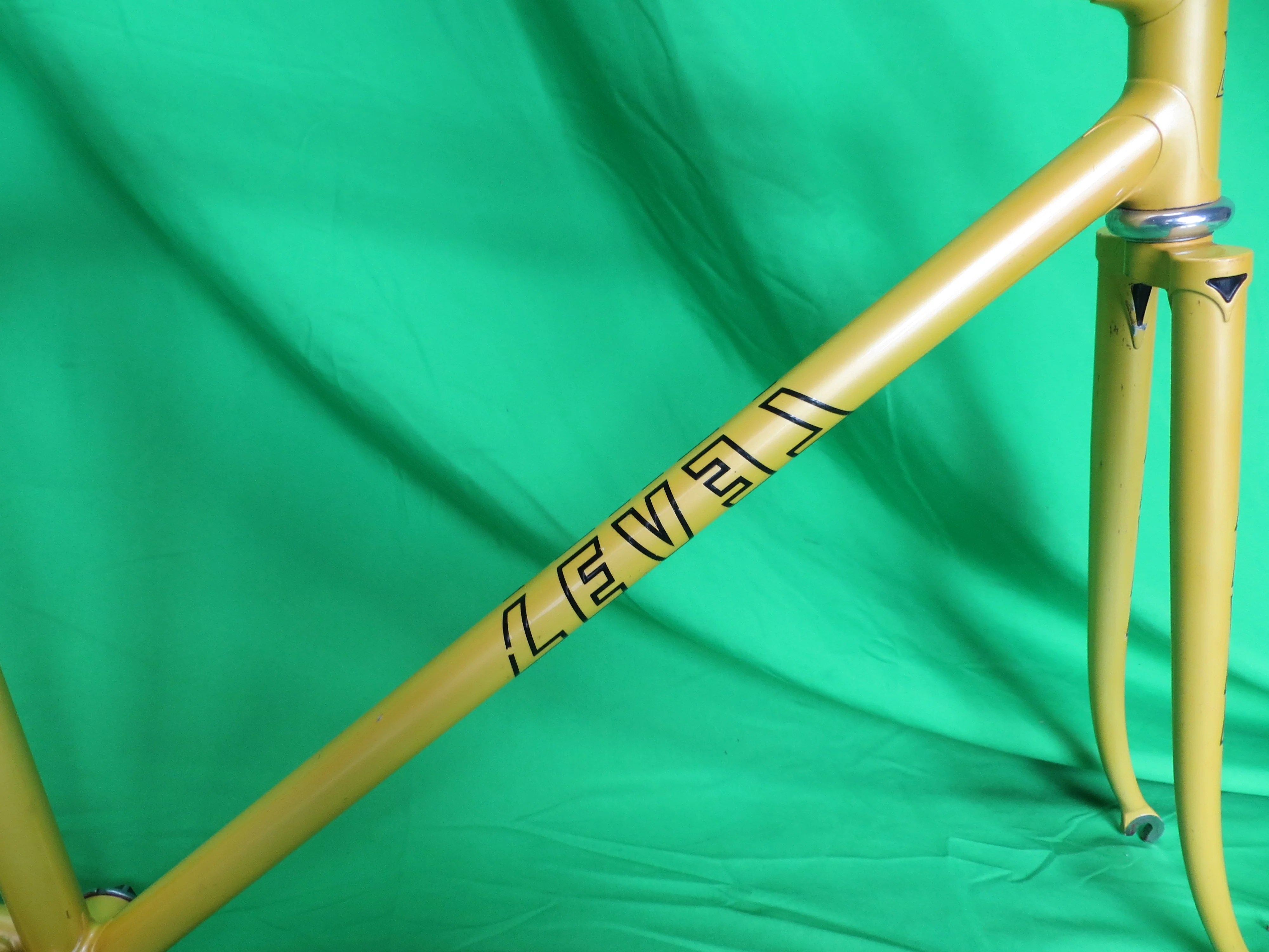 LEVEL // yellow // 50.5cm - Image 13