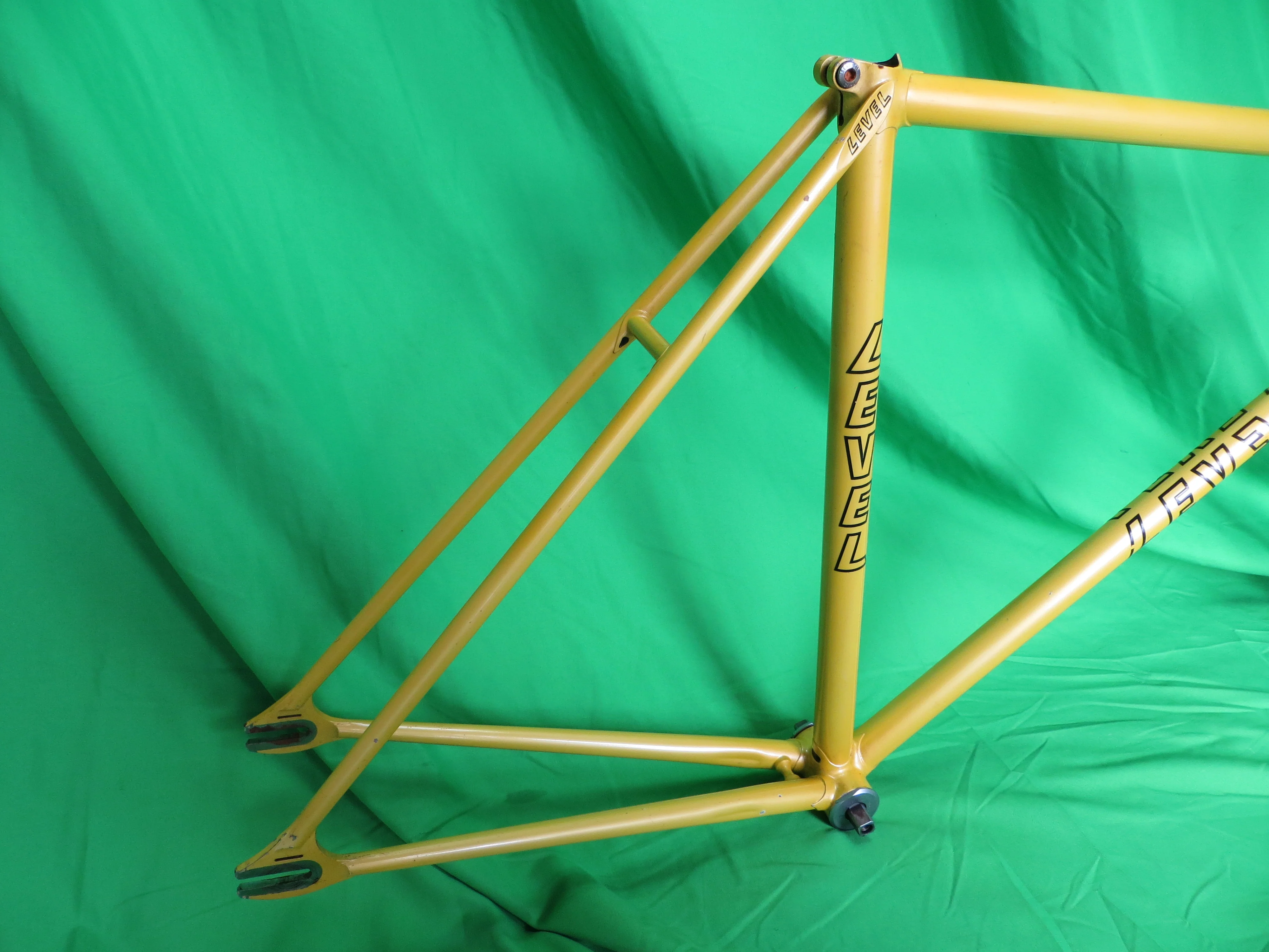 LEVEL // yellow // 50.5cm - Image 15
