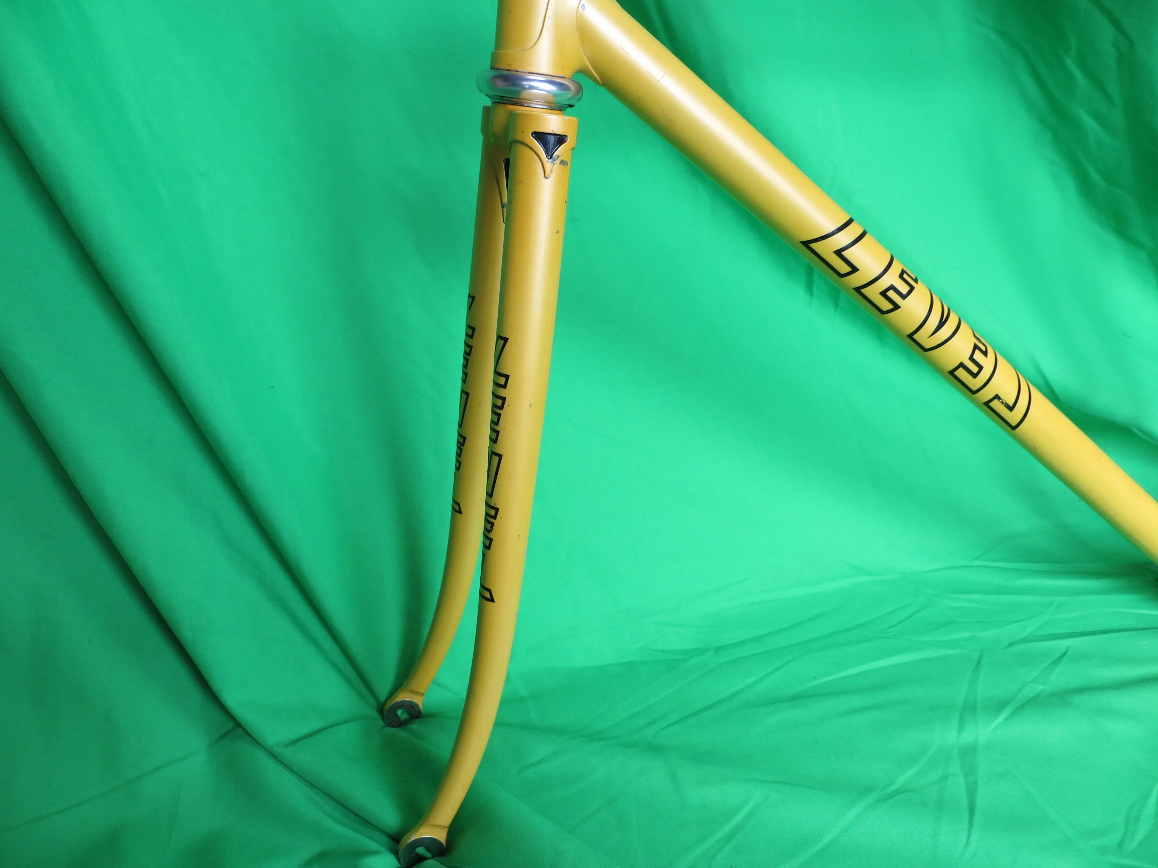 LEVEL // yellow // 50.5cm - Image 3
