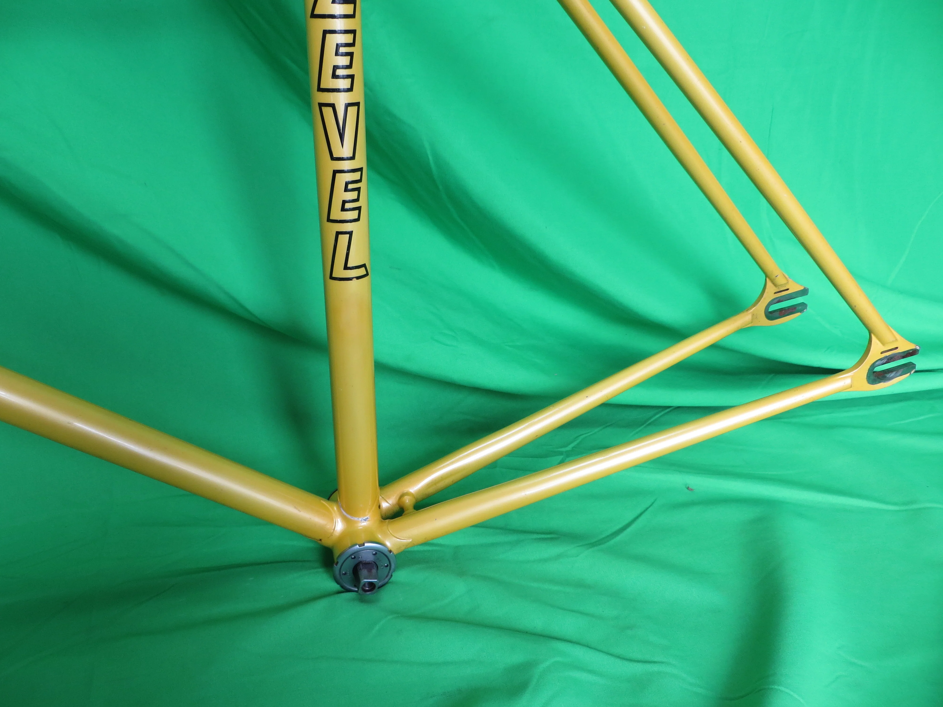 LEVEL // yellow // 50.5cm - Image 7