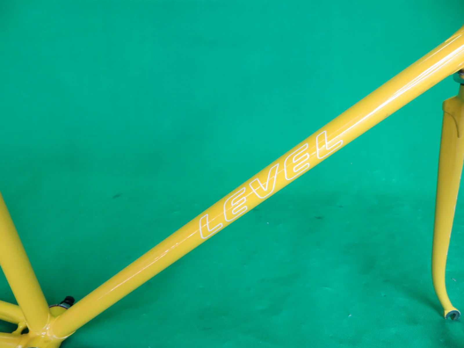 LEVEL // yellow // 50.5cm - Image 13