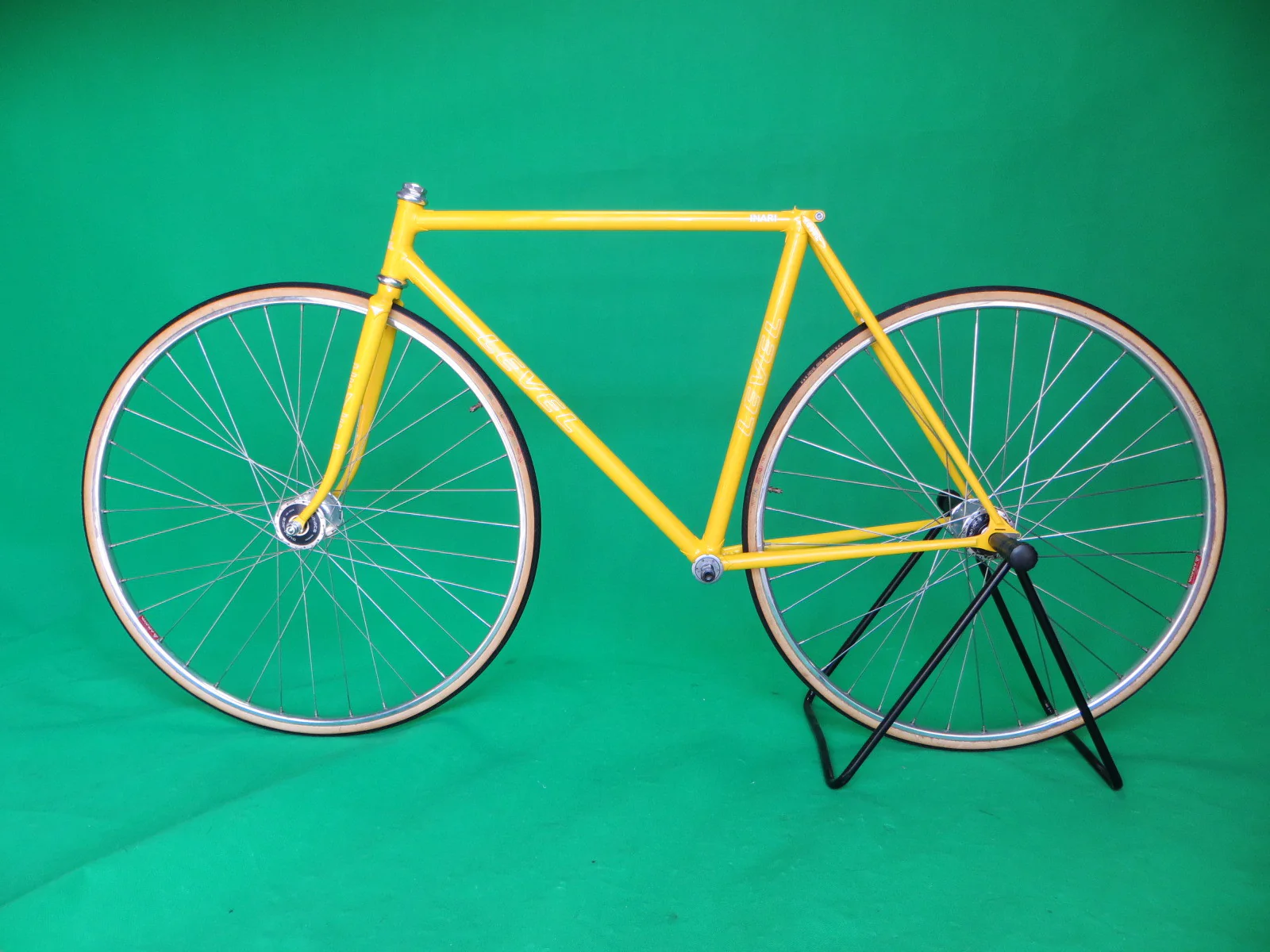 LEVEL // yellow // 50.5cm - Image 16