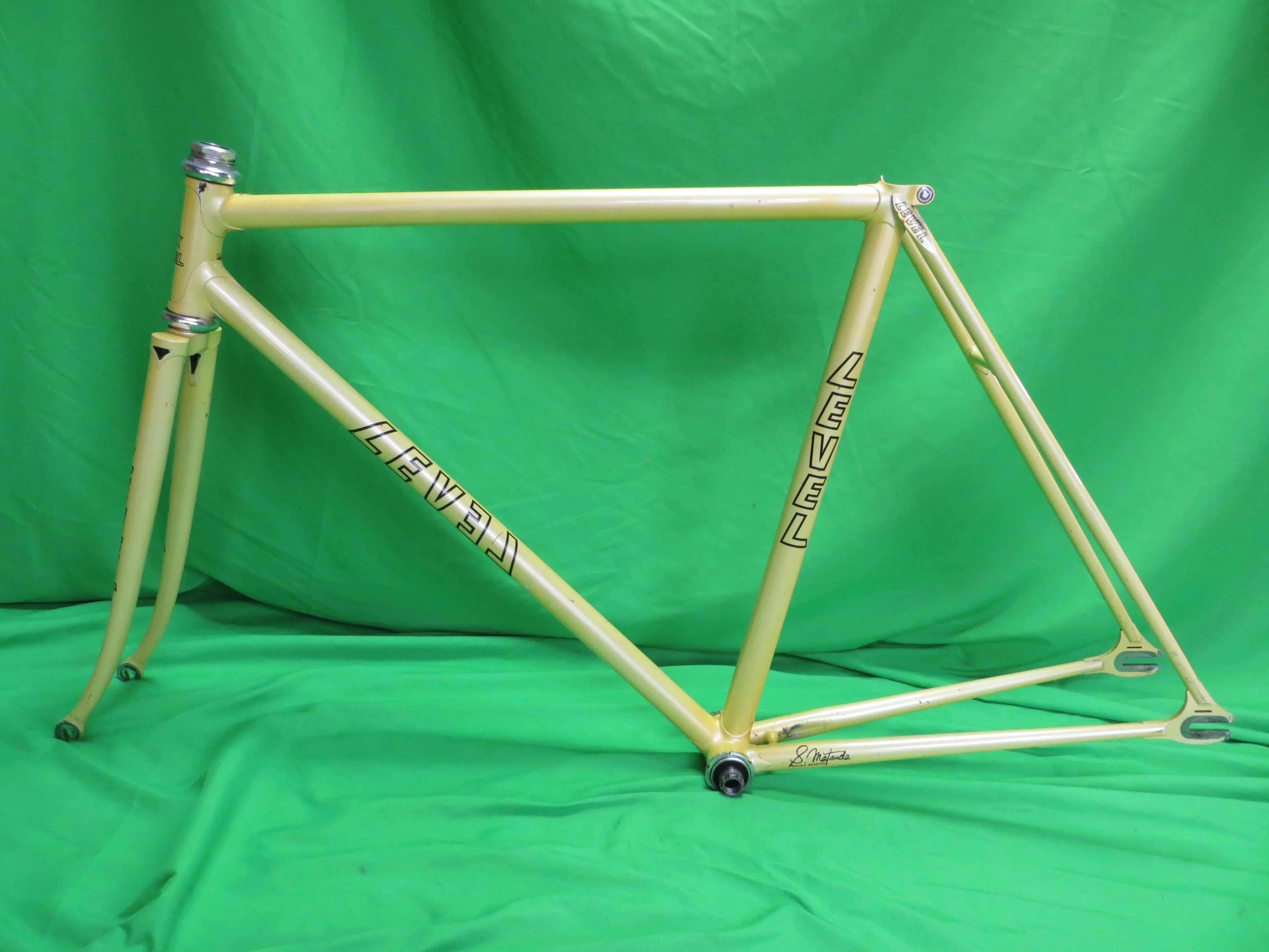 Level // Yellow // 51cm